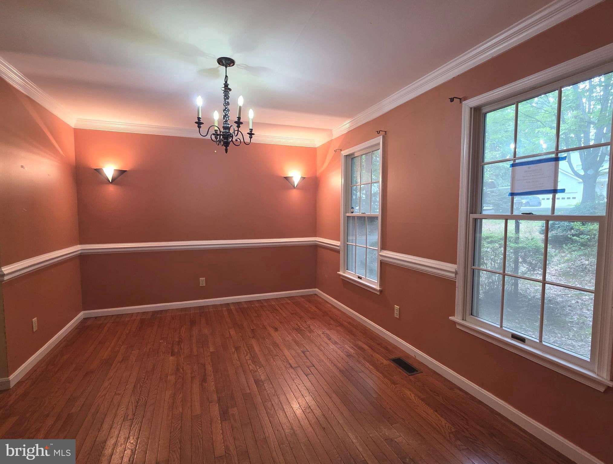 5825 MAGNOLIA CIRCLE