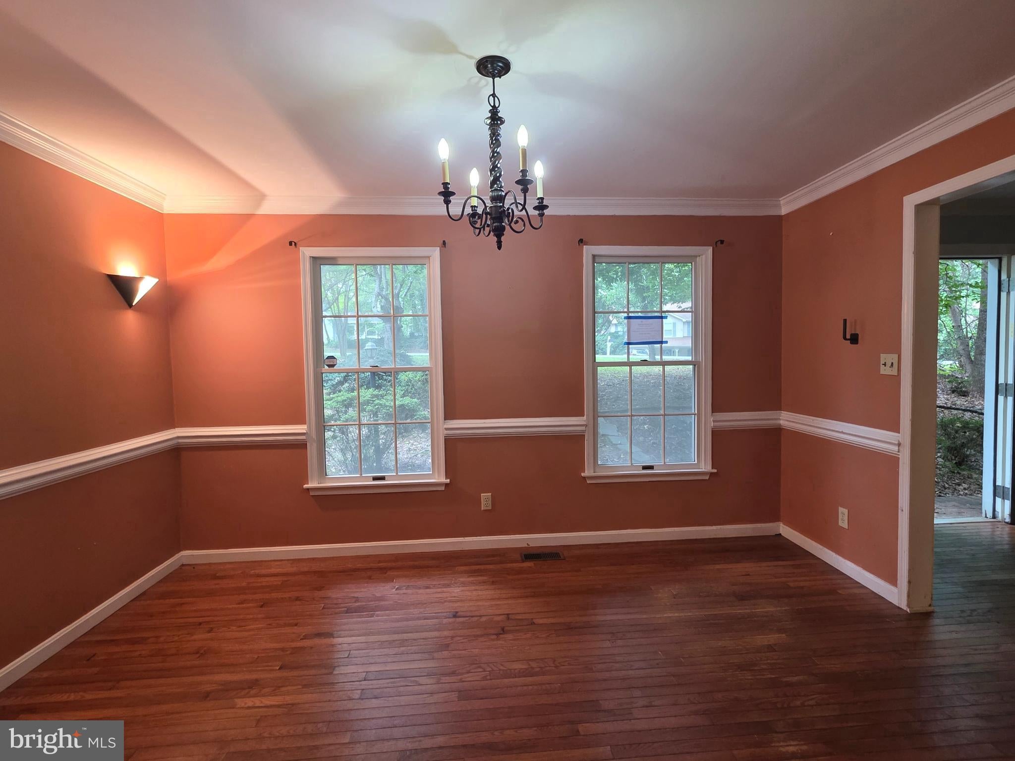 5825 MAGNOLIA CIRCLE