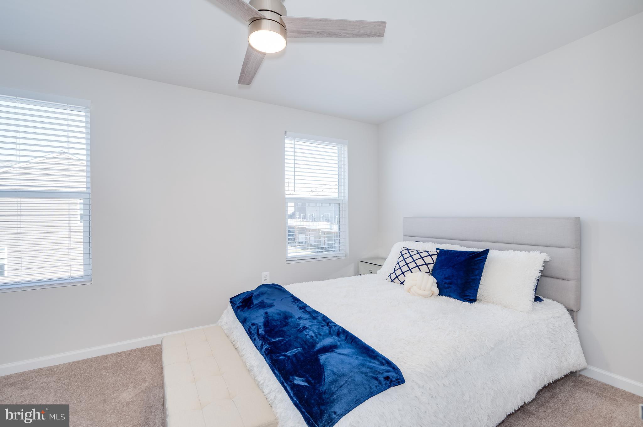 PRESIDENTS POINTE - Residential