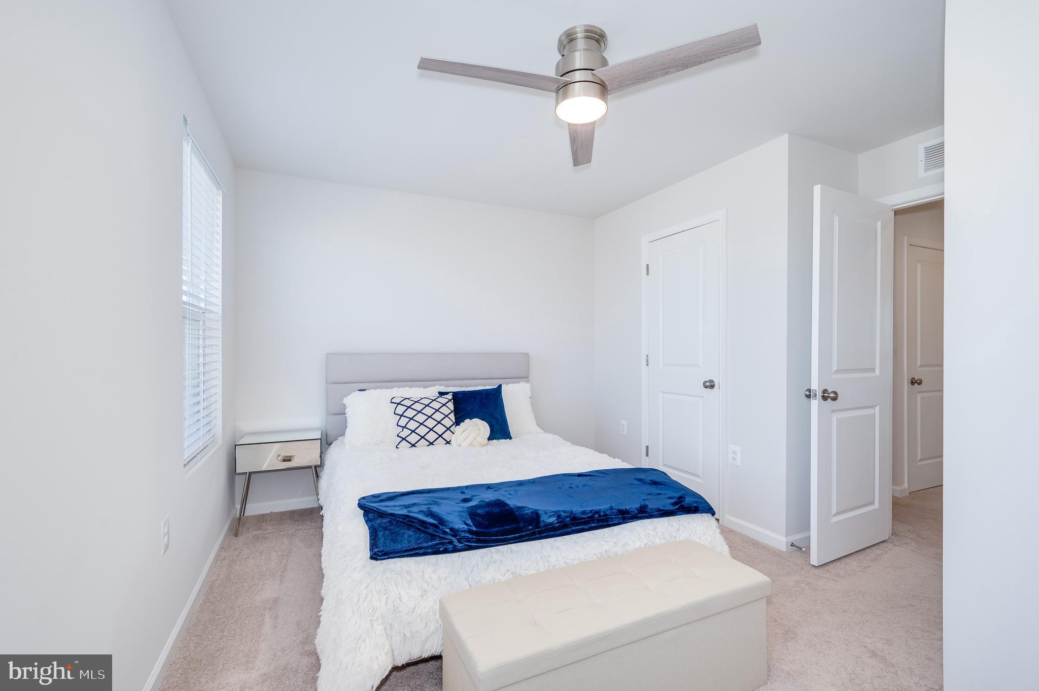 PRESIDENTS POINTE - Residential