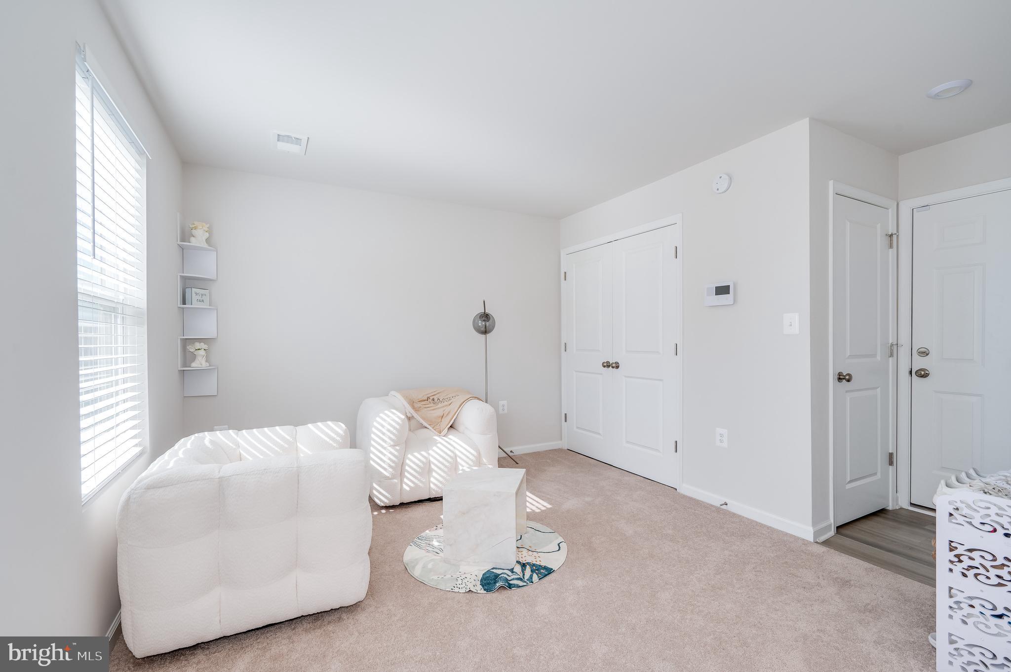 PRESIDENTS POINTE - Residential