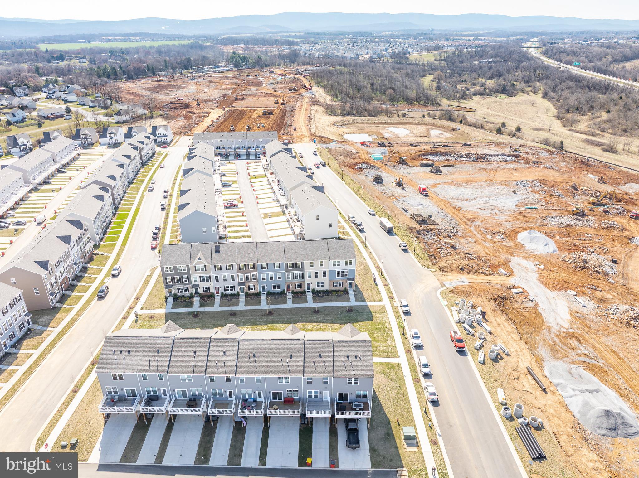 PRESIDENTS POINTE - Residential