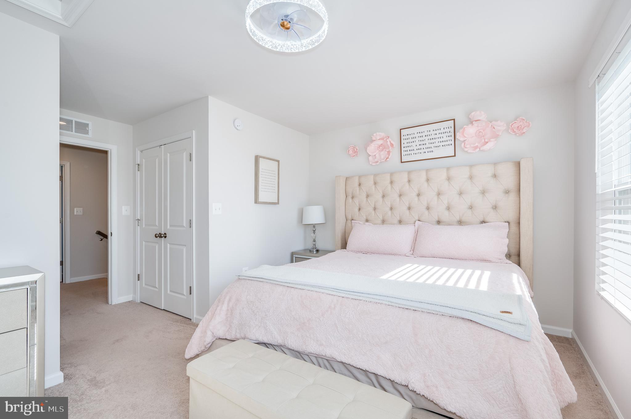 PRESIDENTS POINTE - Residential