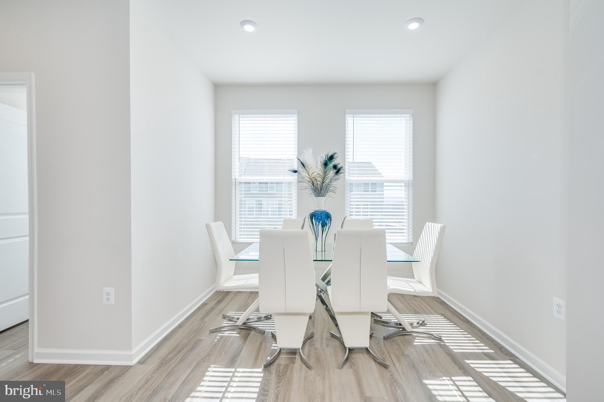 PRESIDENTS POINTE - Residential