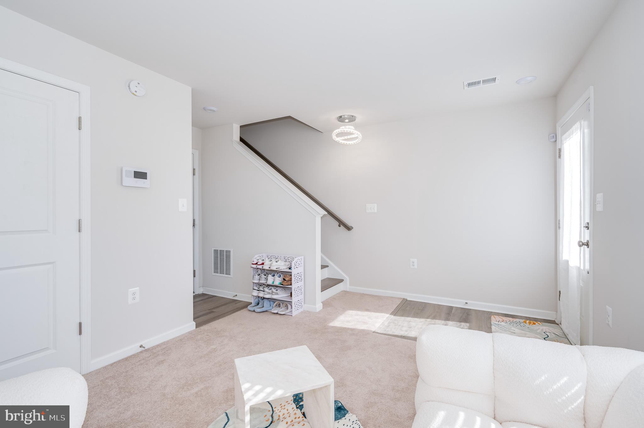 PRESIDENTS POINTE - Residential