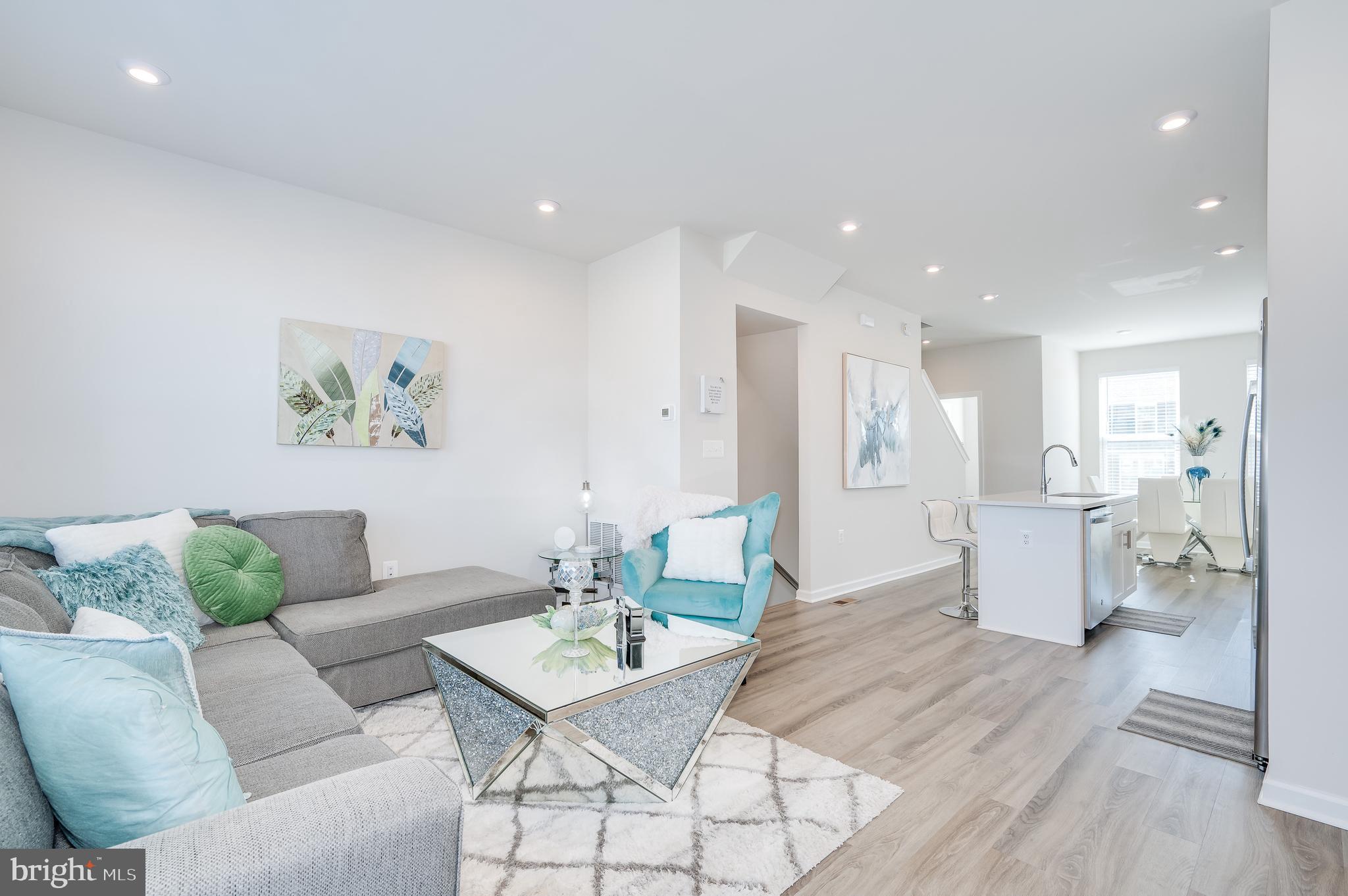 PRESIDENTS POINTE - Residential