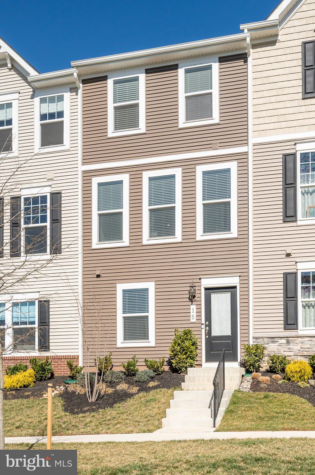 PRESIDENTS POINTE - Residential