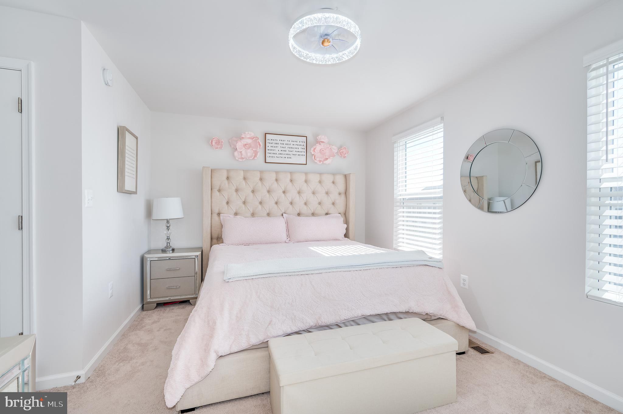 PRESIDENTS POINTE - Residential