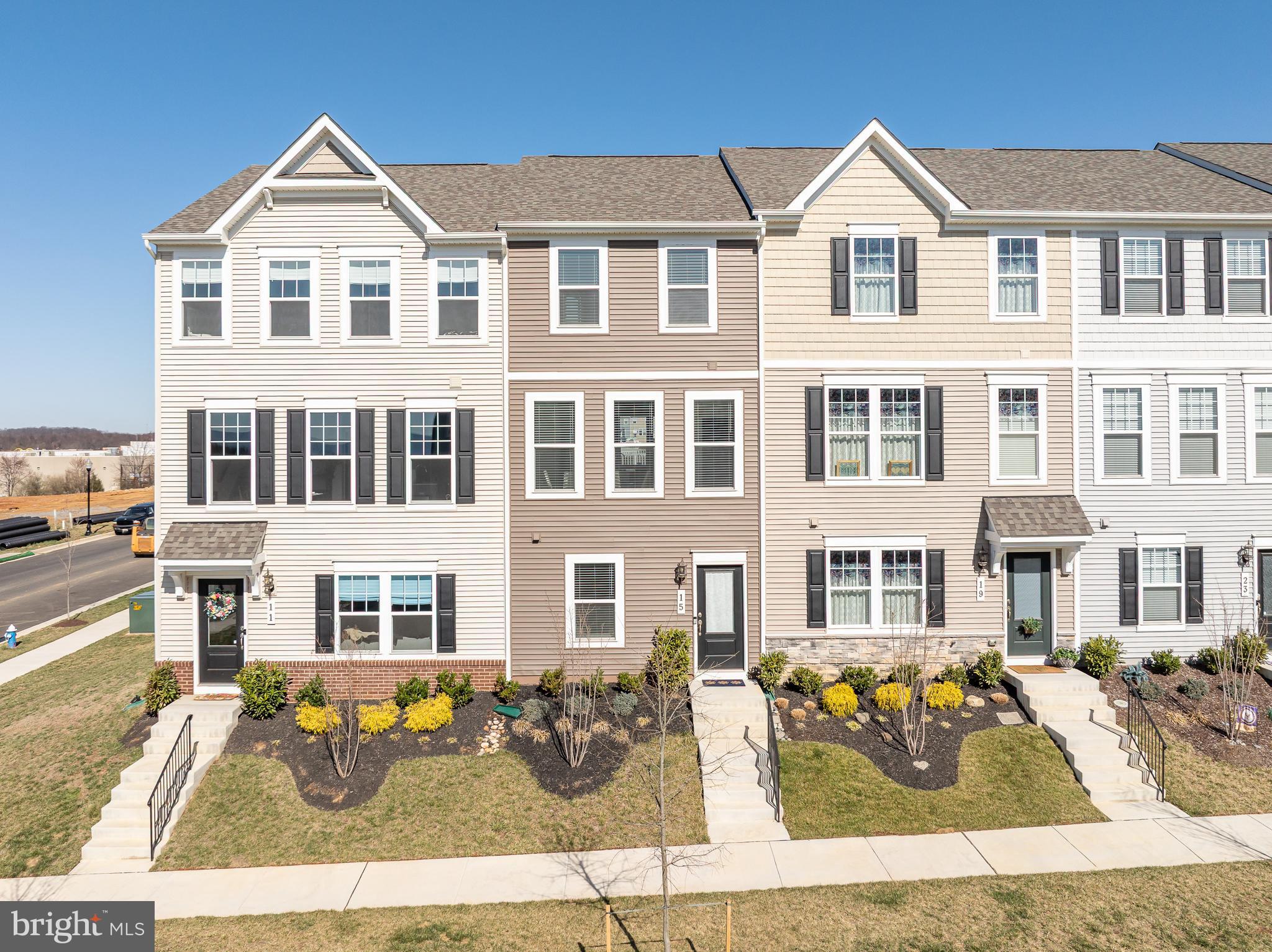 PRESIDENTS POINTE - Residential