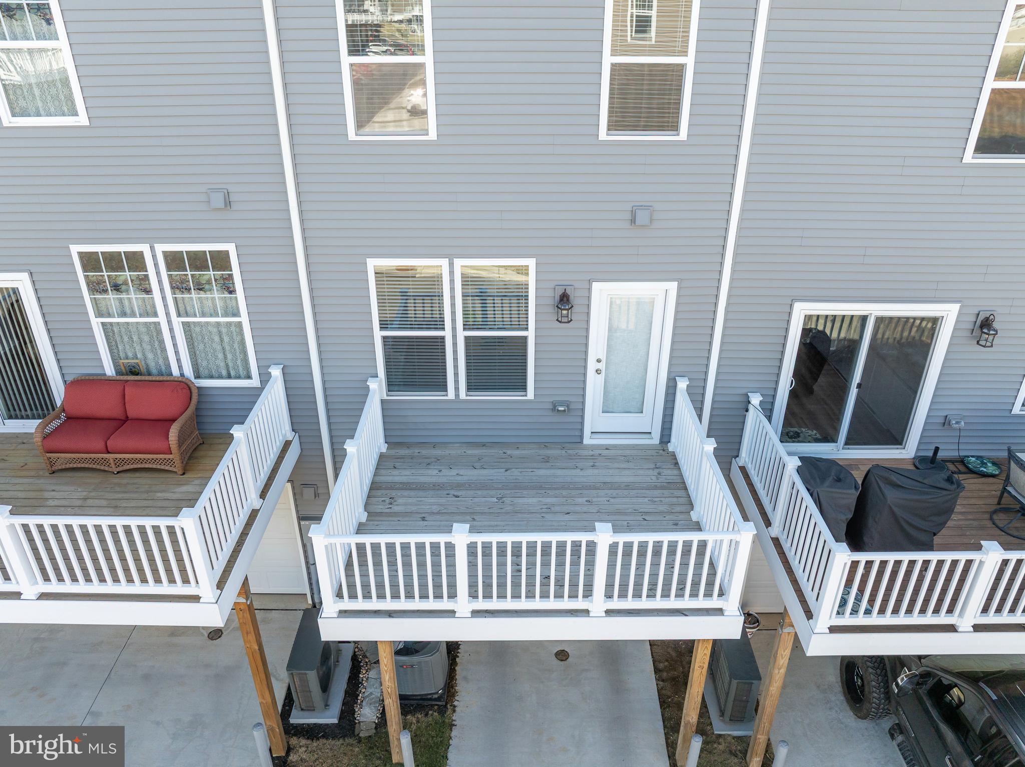 PRESIDENTS POINTE - Residential