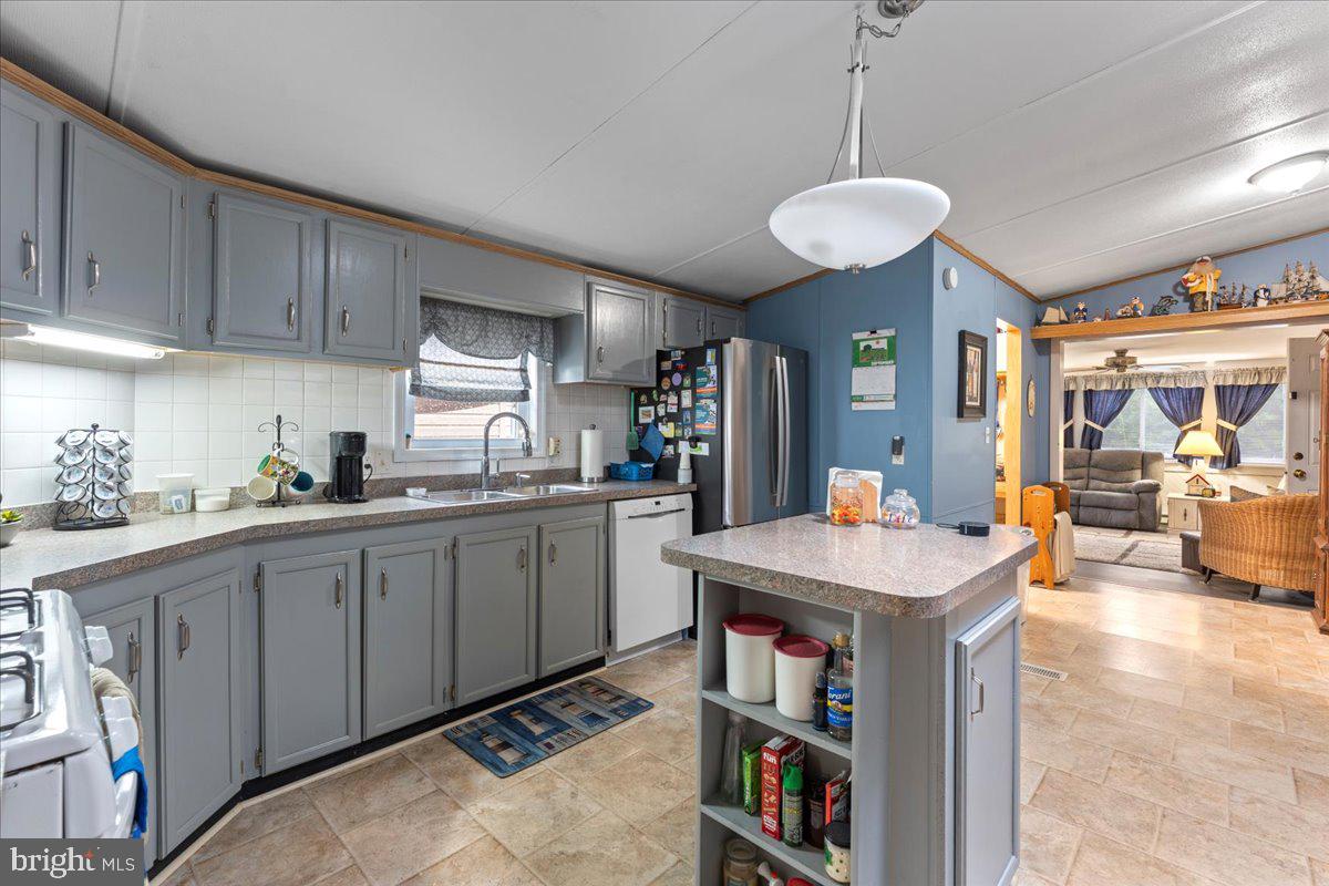 33370 COURT DRIVE 25