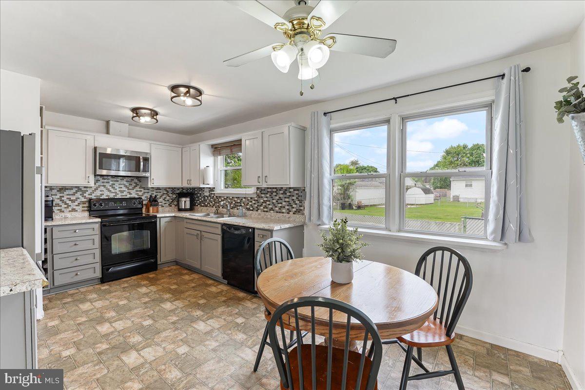 HOLLY HALL TERRACE - Residential