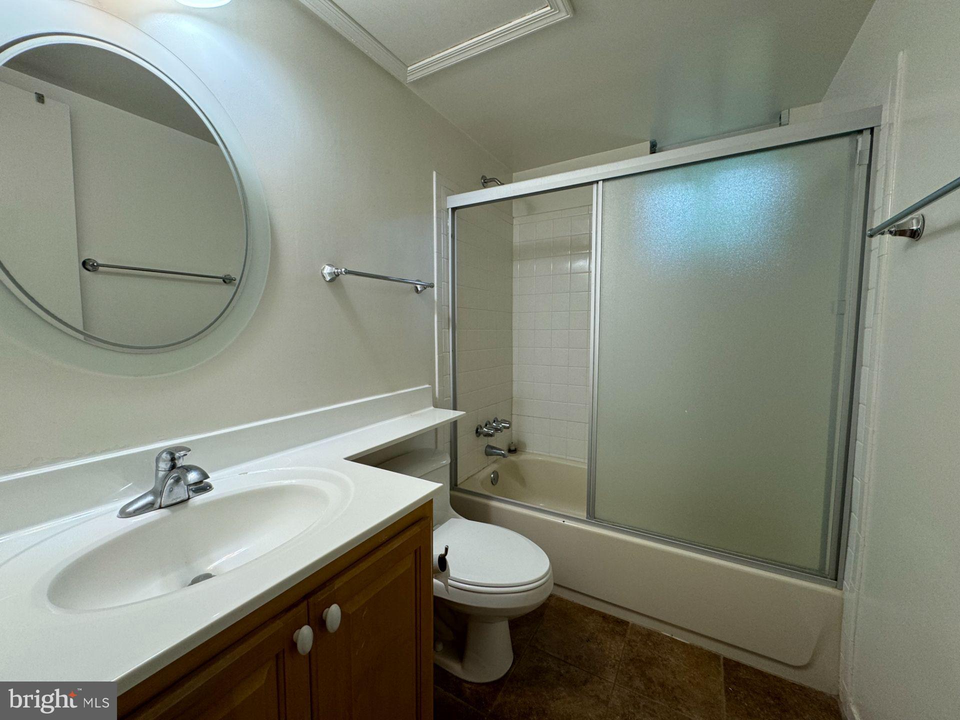 KINGS PARK WEST - Residential Lease