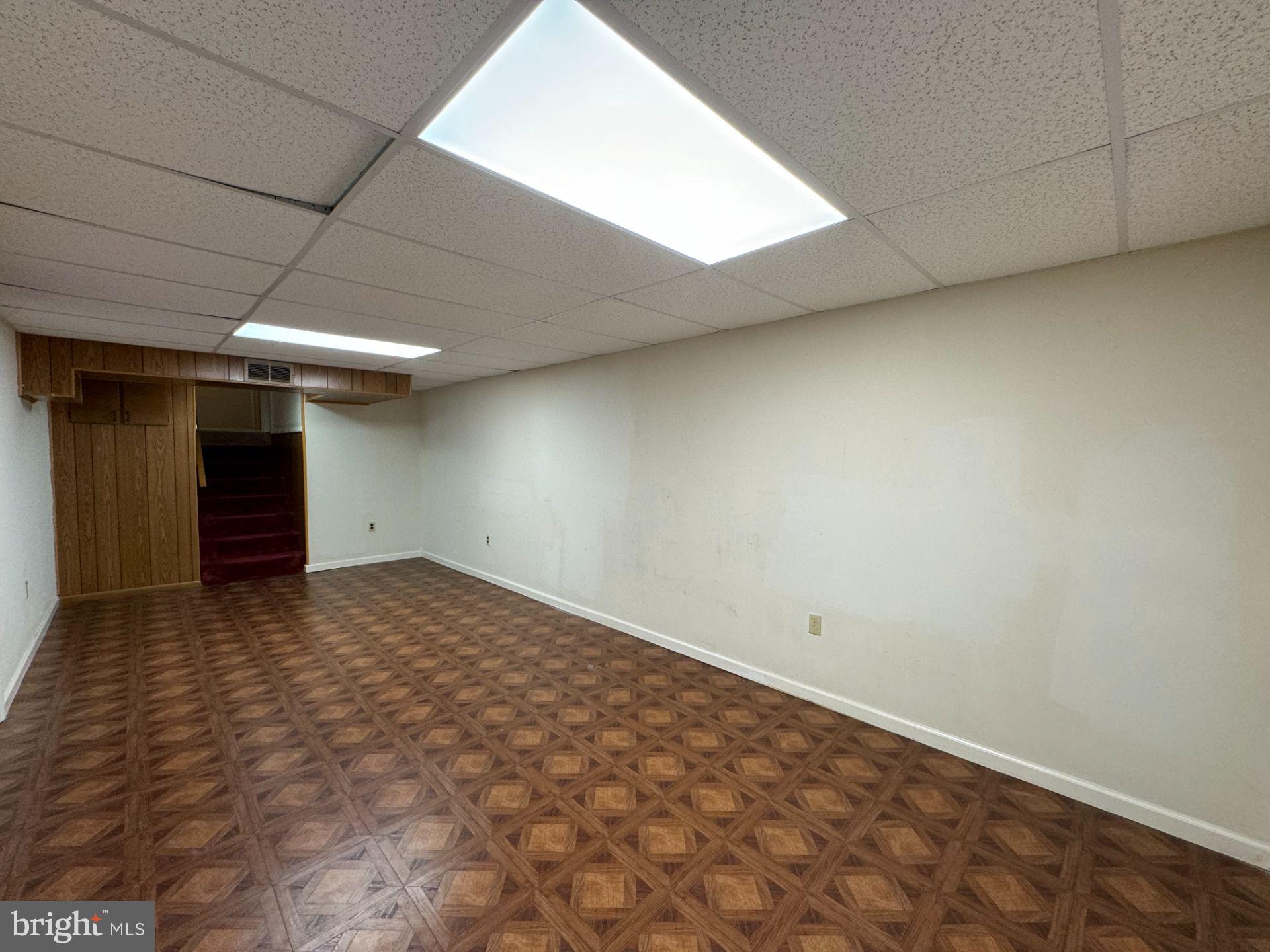 KINGS PARK WEST - Residential Lease