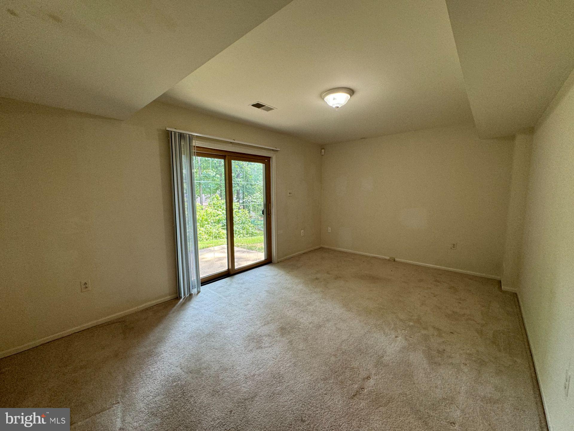 KINGS PARK WEST - Residential Lease