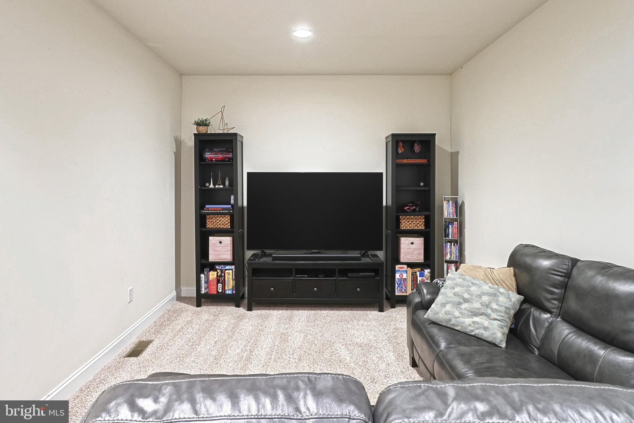 PLEASANTREES - Residential