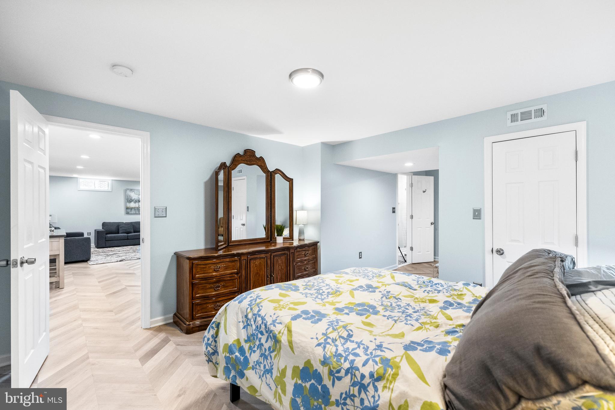 MIDDLE VALLEY - Residential