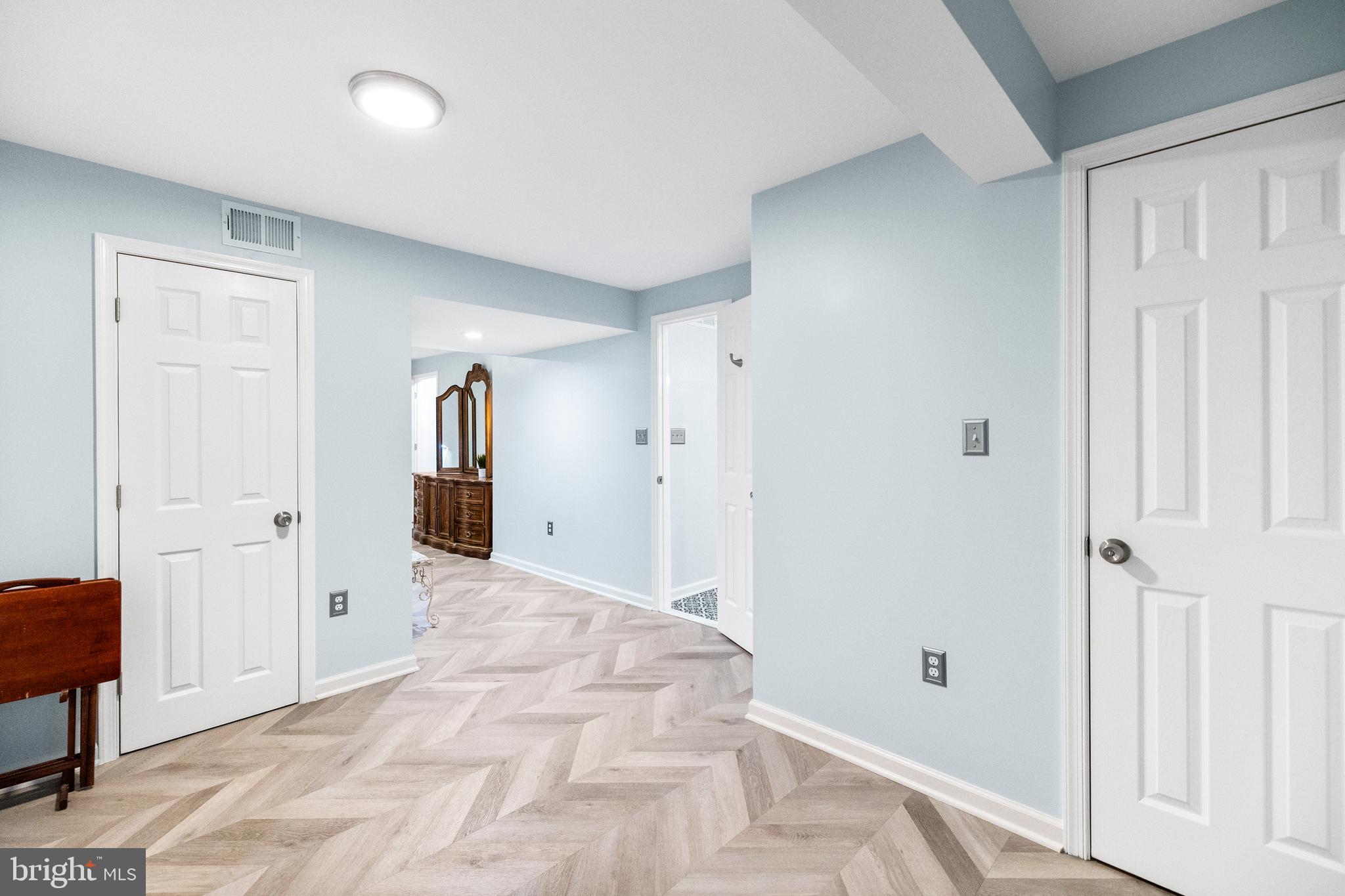 MIDDLE VALLEY - Residential