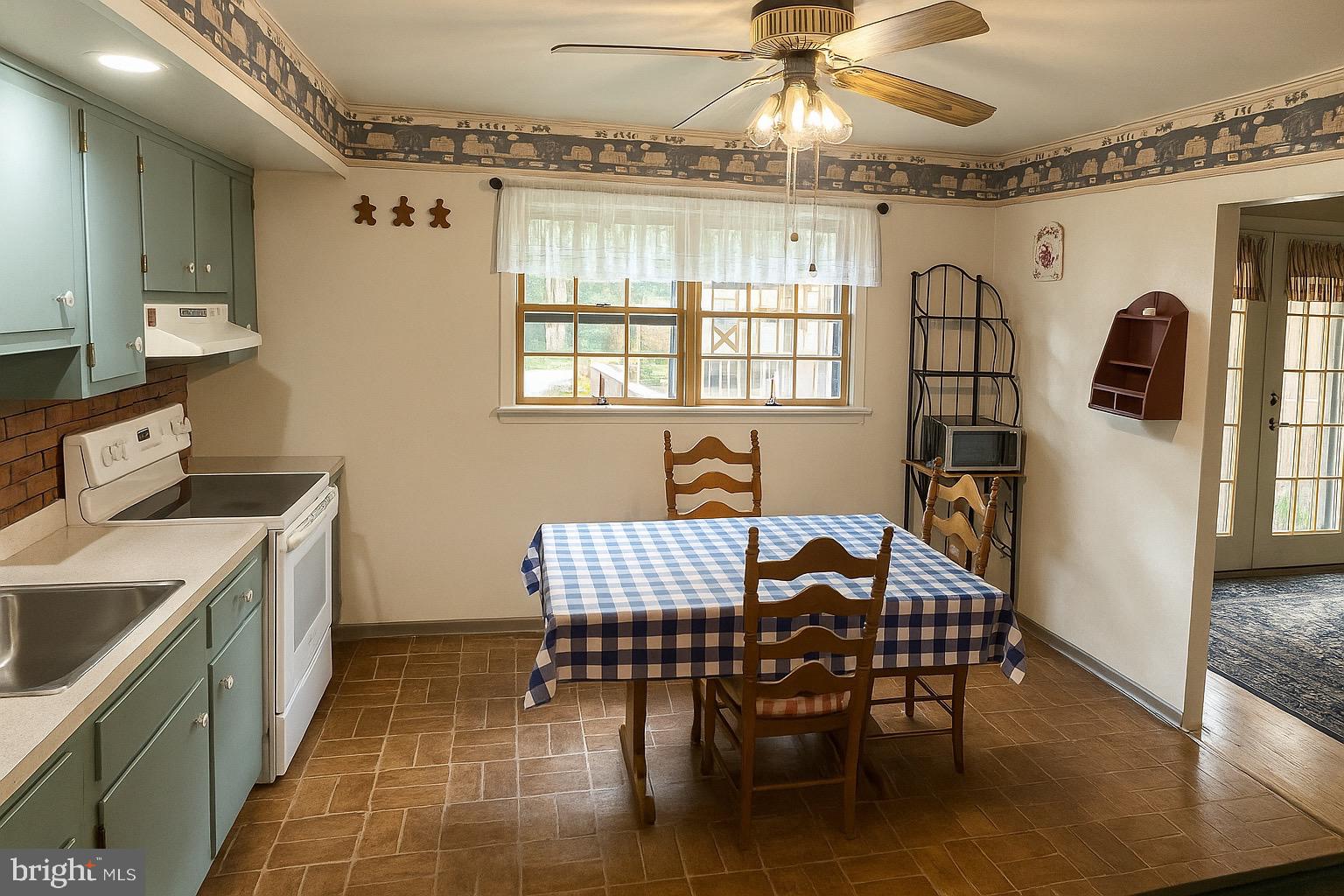 BRIAR HILL FARMS - Residential