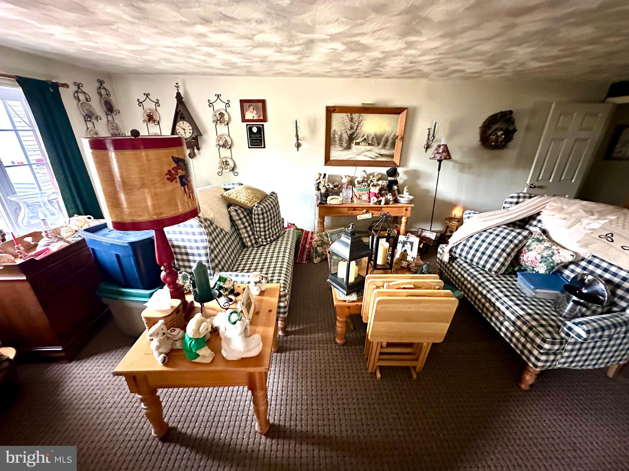 BRIAR HILL FARMS - Residential