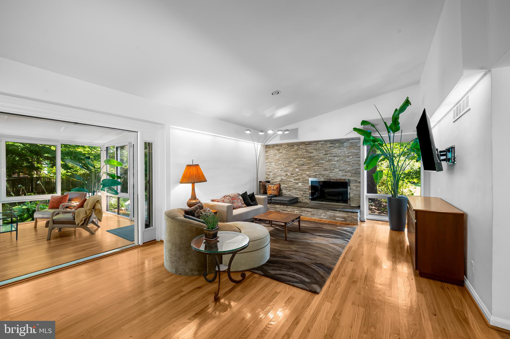 MOUNT WASHINGTON - Residential
