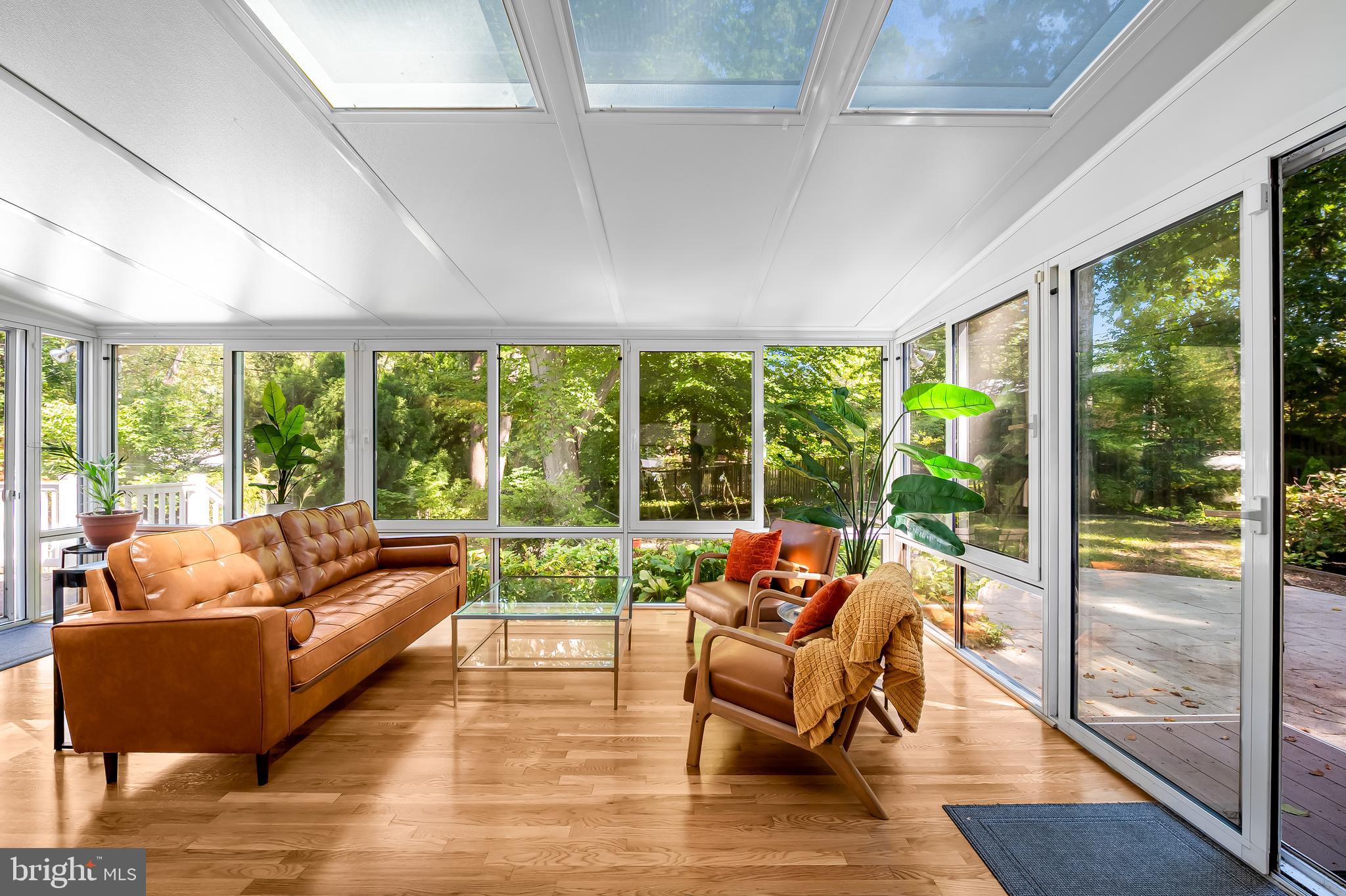 MOUNT WASHINGTON - Residential