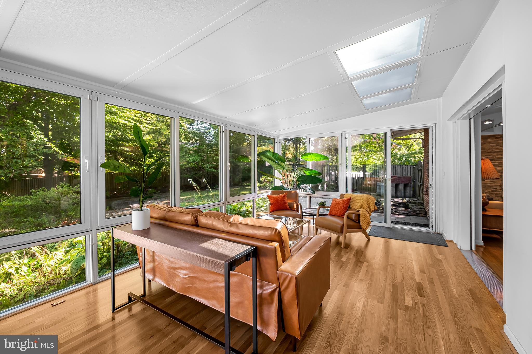 MOUNT WASHINGTON - Residential
