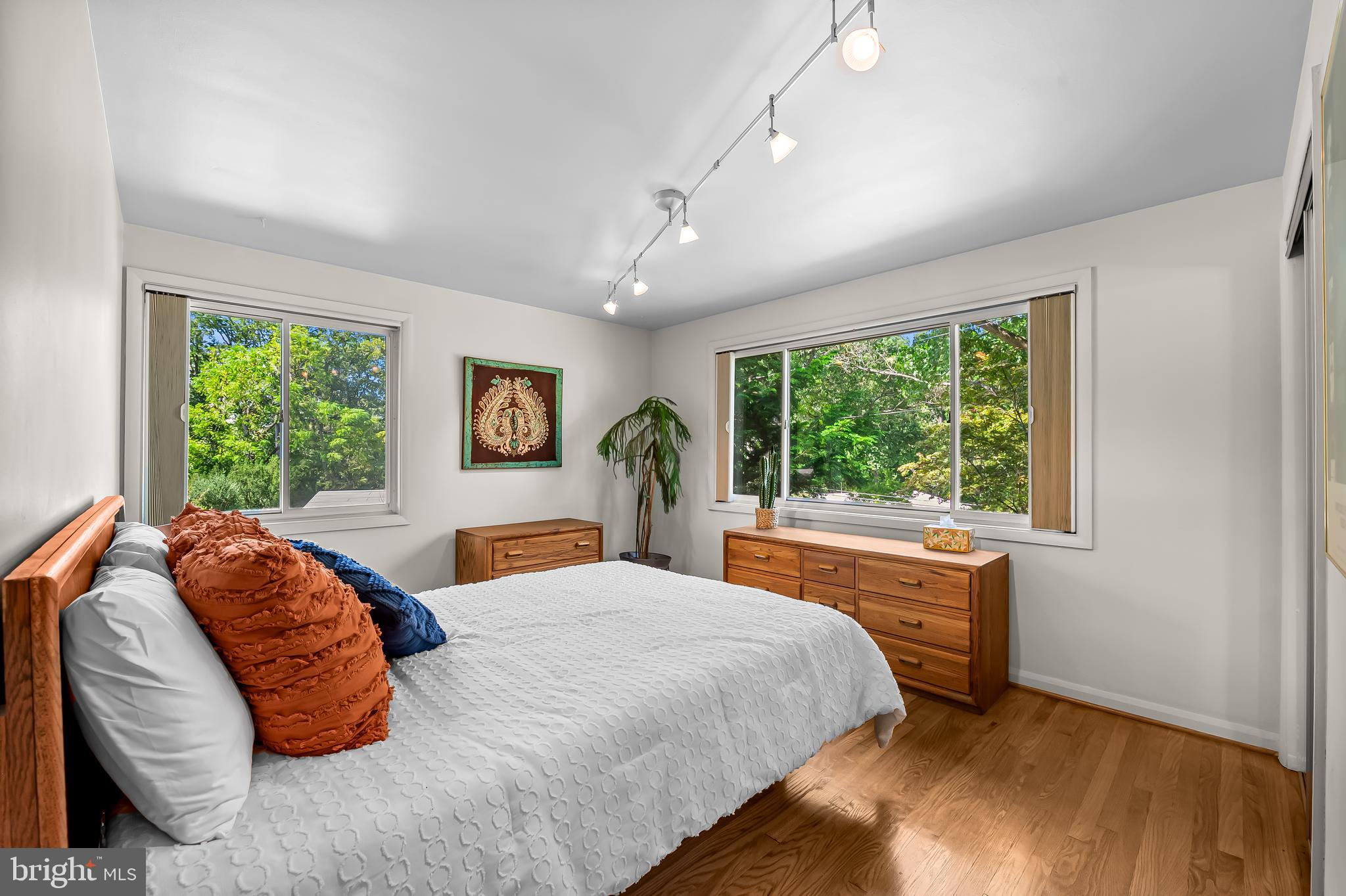 MOUNT WASHINGTON - Residential