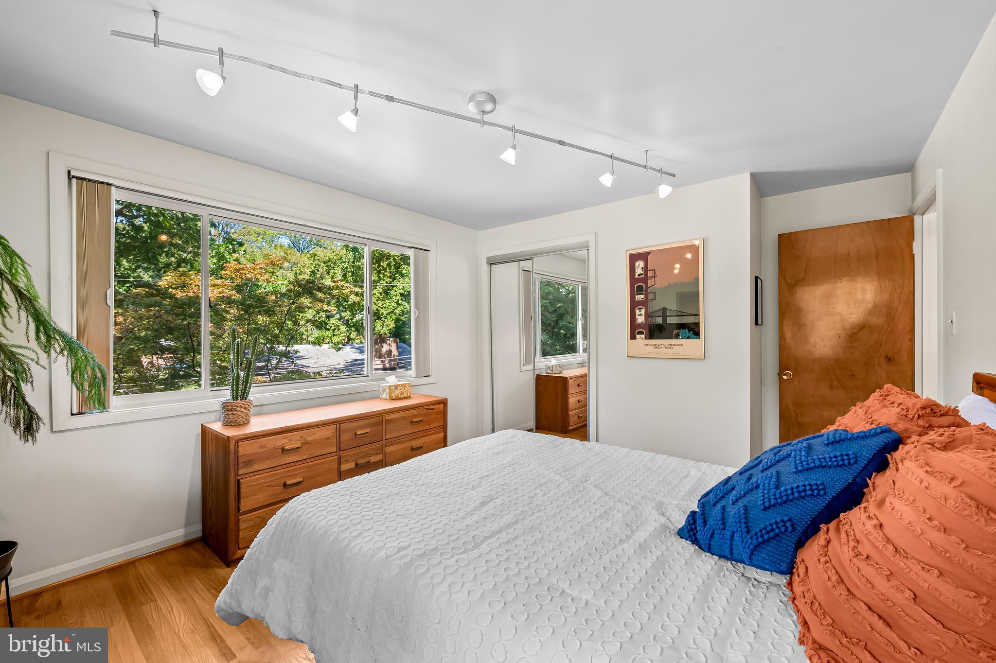MOUNT WASHINGTON - Residential