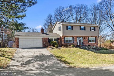 Photo of 11927 Sycamore Drive, HAGERSTOWN, MD 21742 (MLS # MDWA2034882)