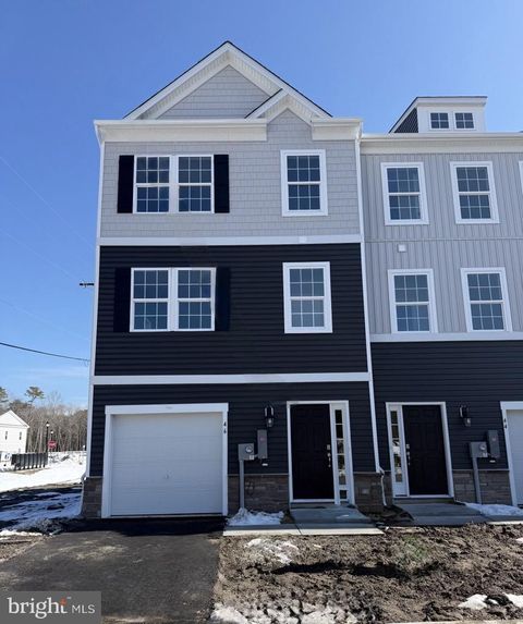 Townhouse For Sale - 46 Baybreeze Drive<br/> WARETOWN, NJ 08758
