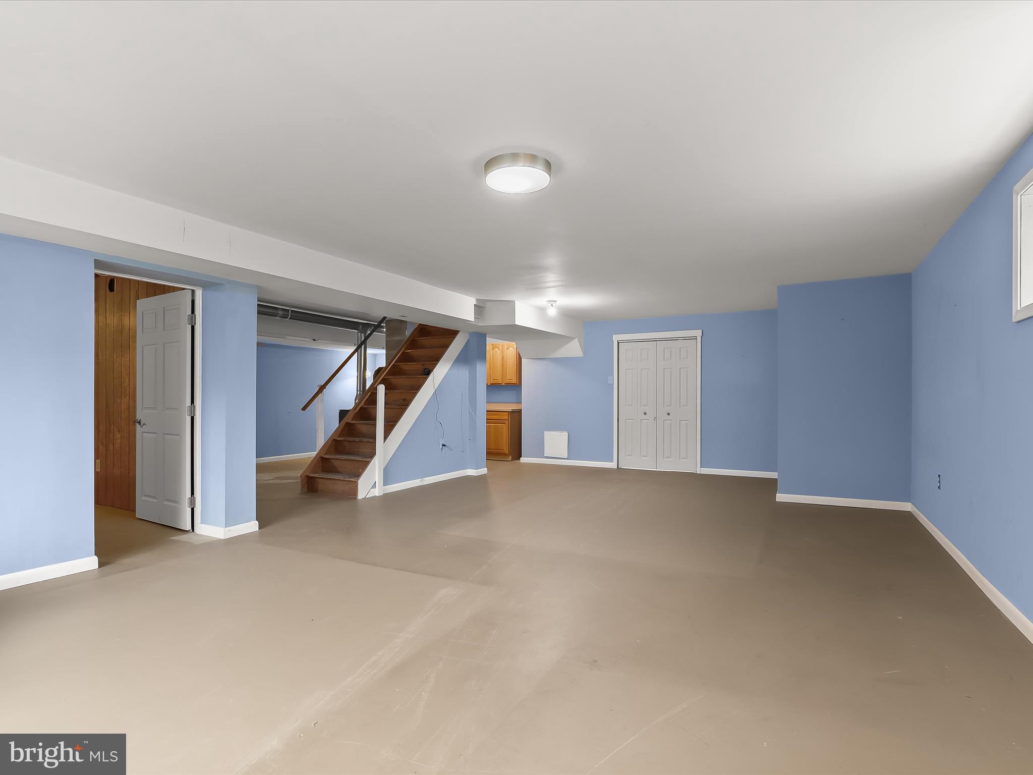 TWIN LAKES - Residential