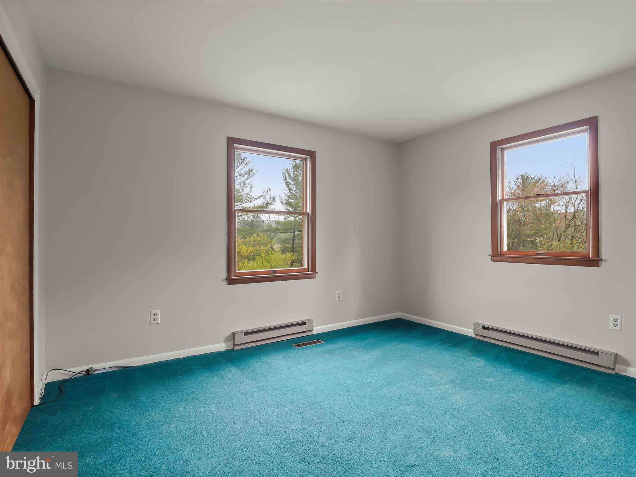 TWIN LAKES - Residential