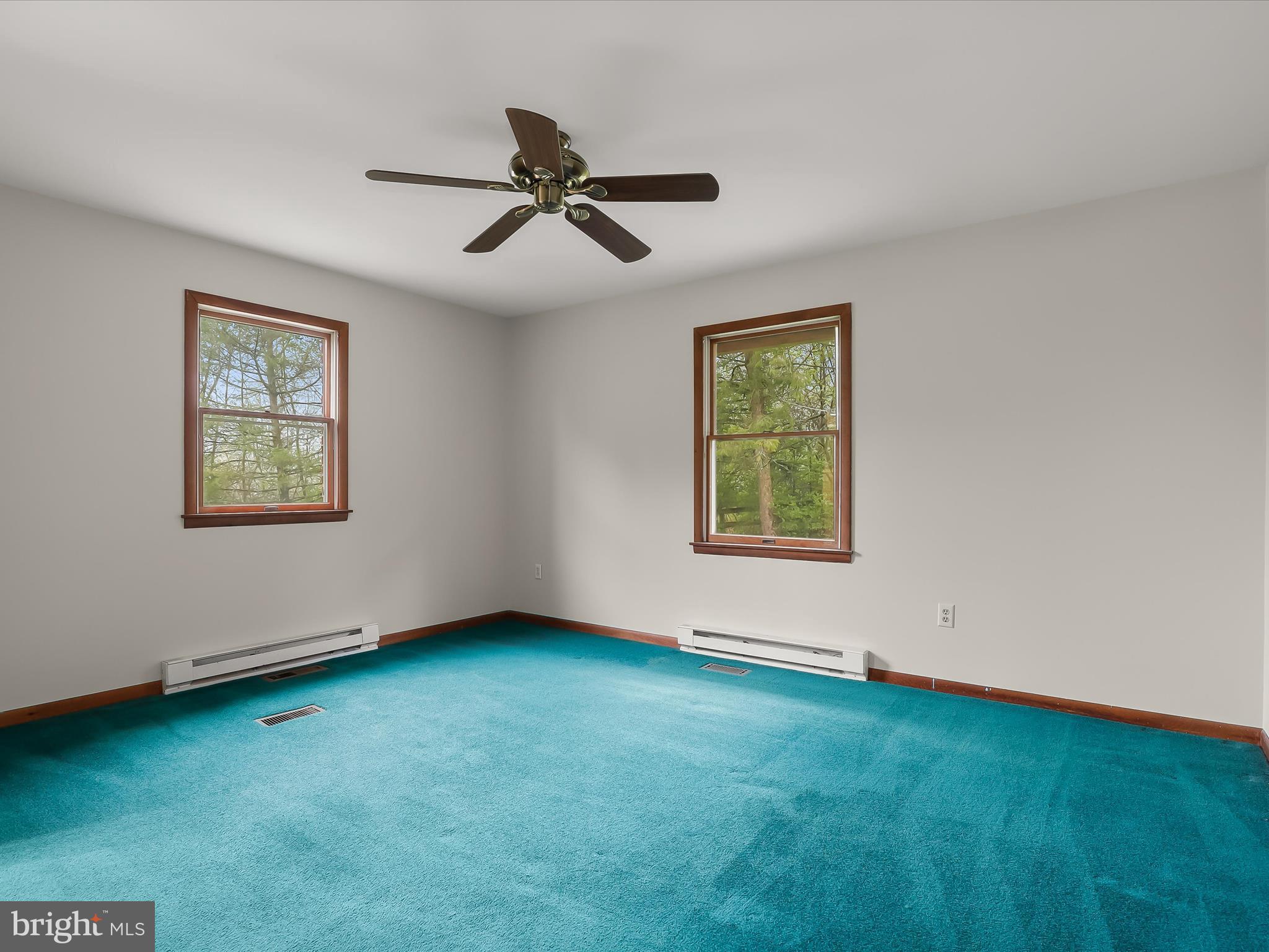 TWIN LAKES - Residential