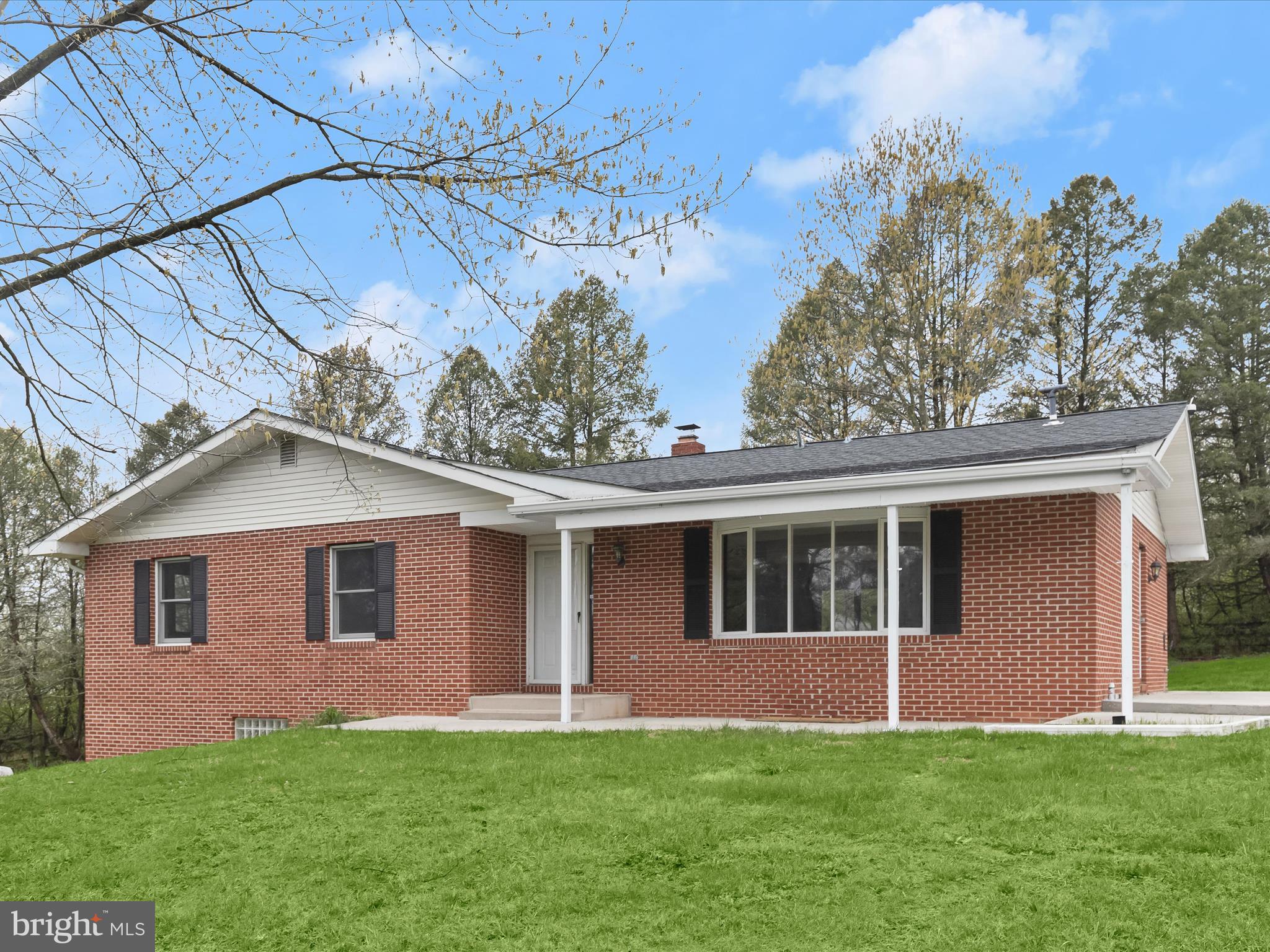 TWIN LAKES - Residential