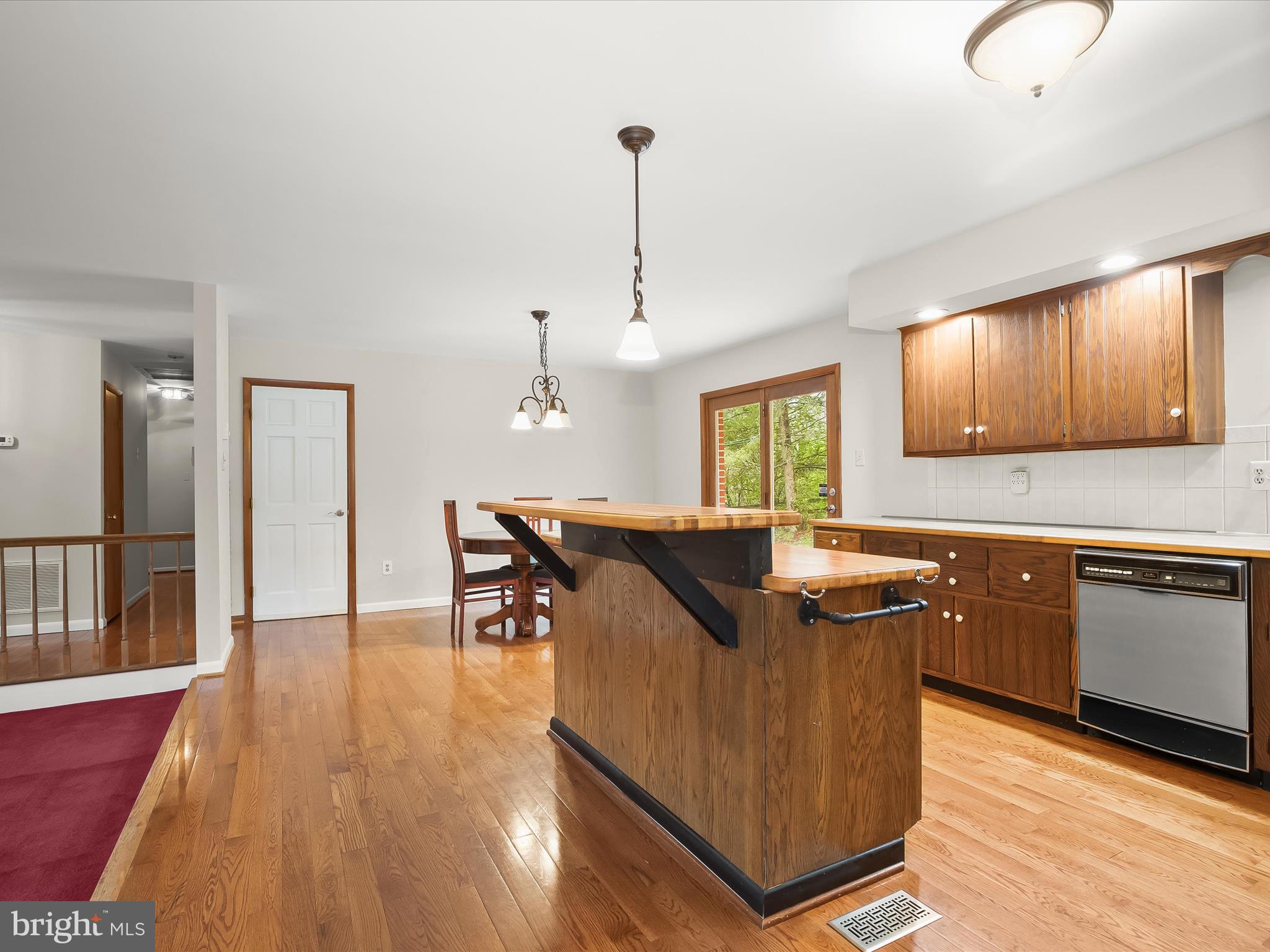 TWIN LAKES - Residential