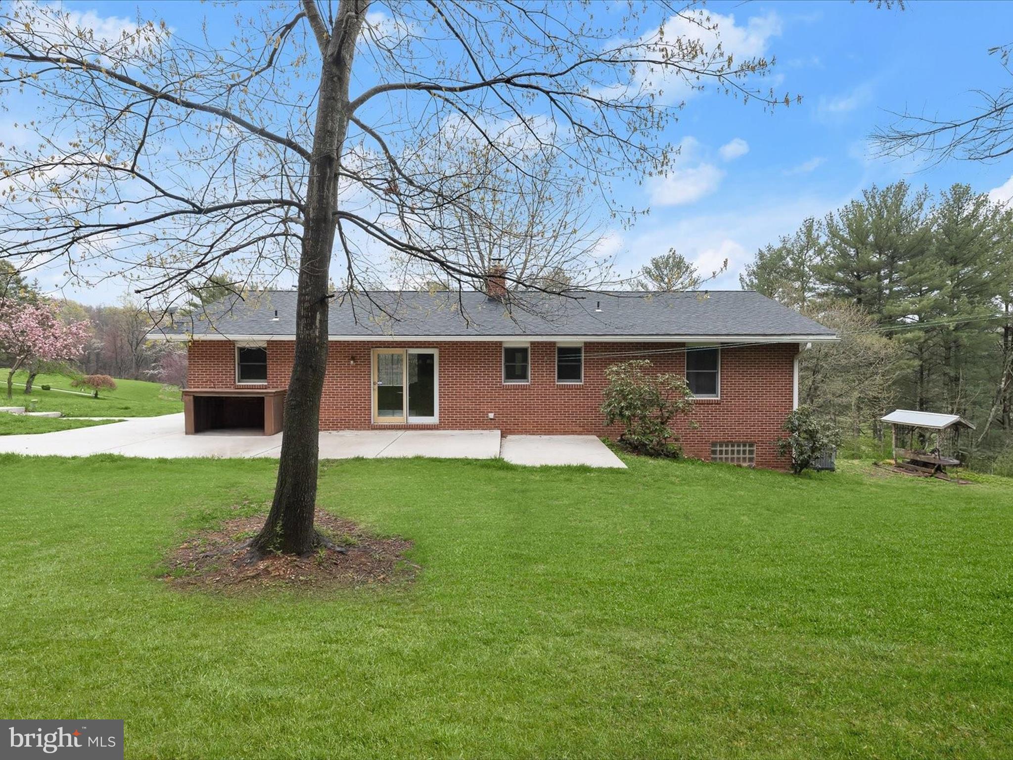 TWIN LAKES - Residential