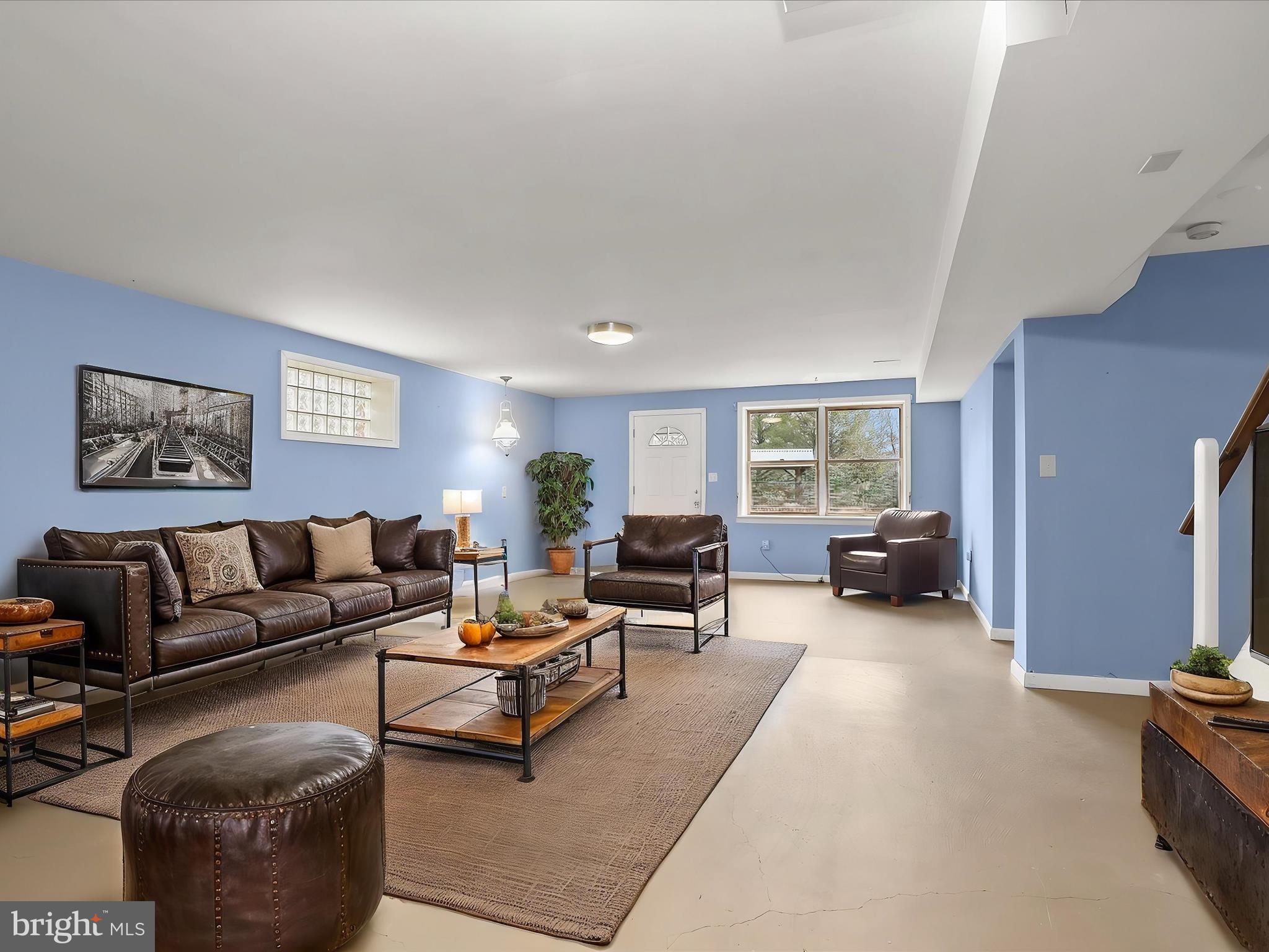 TWIN LAKES - Residential