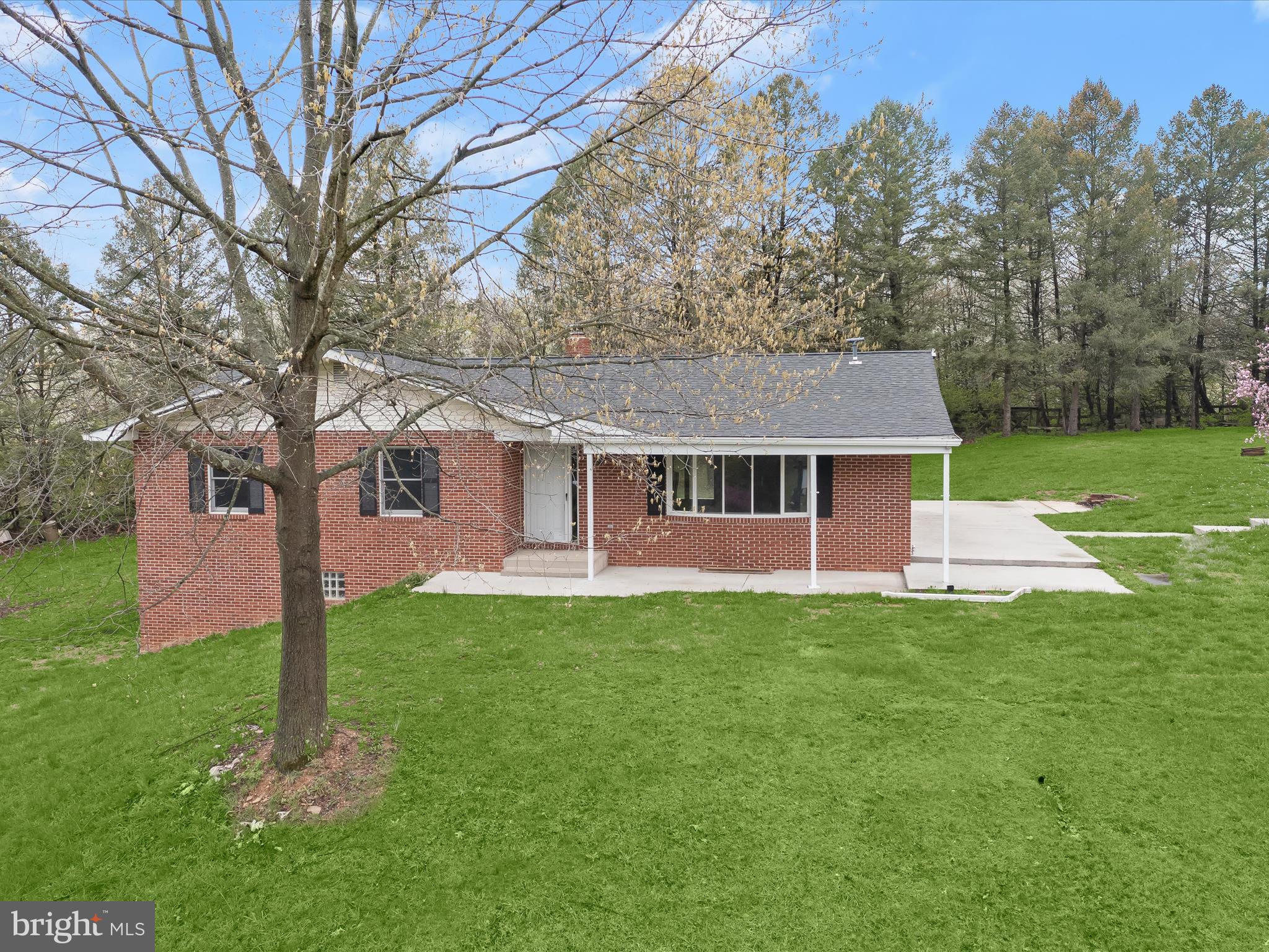 TWIN LAKES - Residential