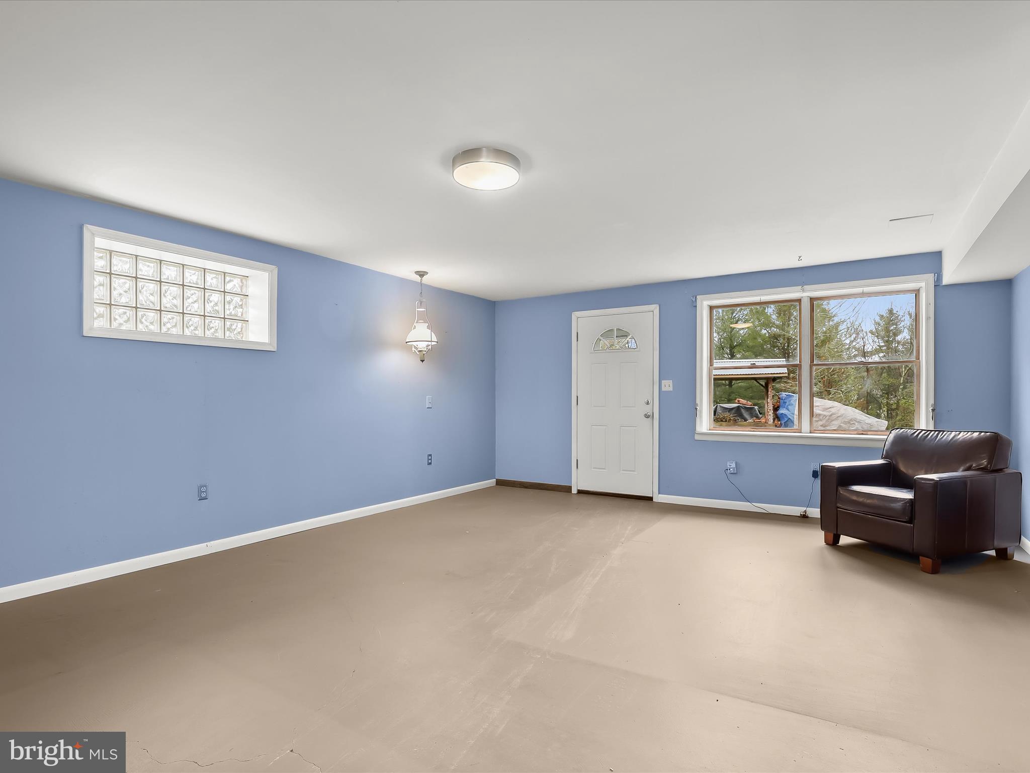 TWIN LAKES - Residential