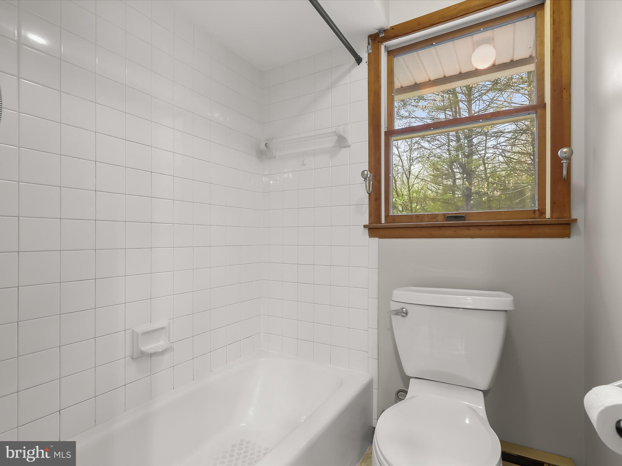 TWIN LAKES - Residential