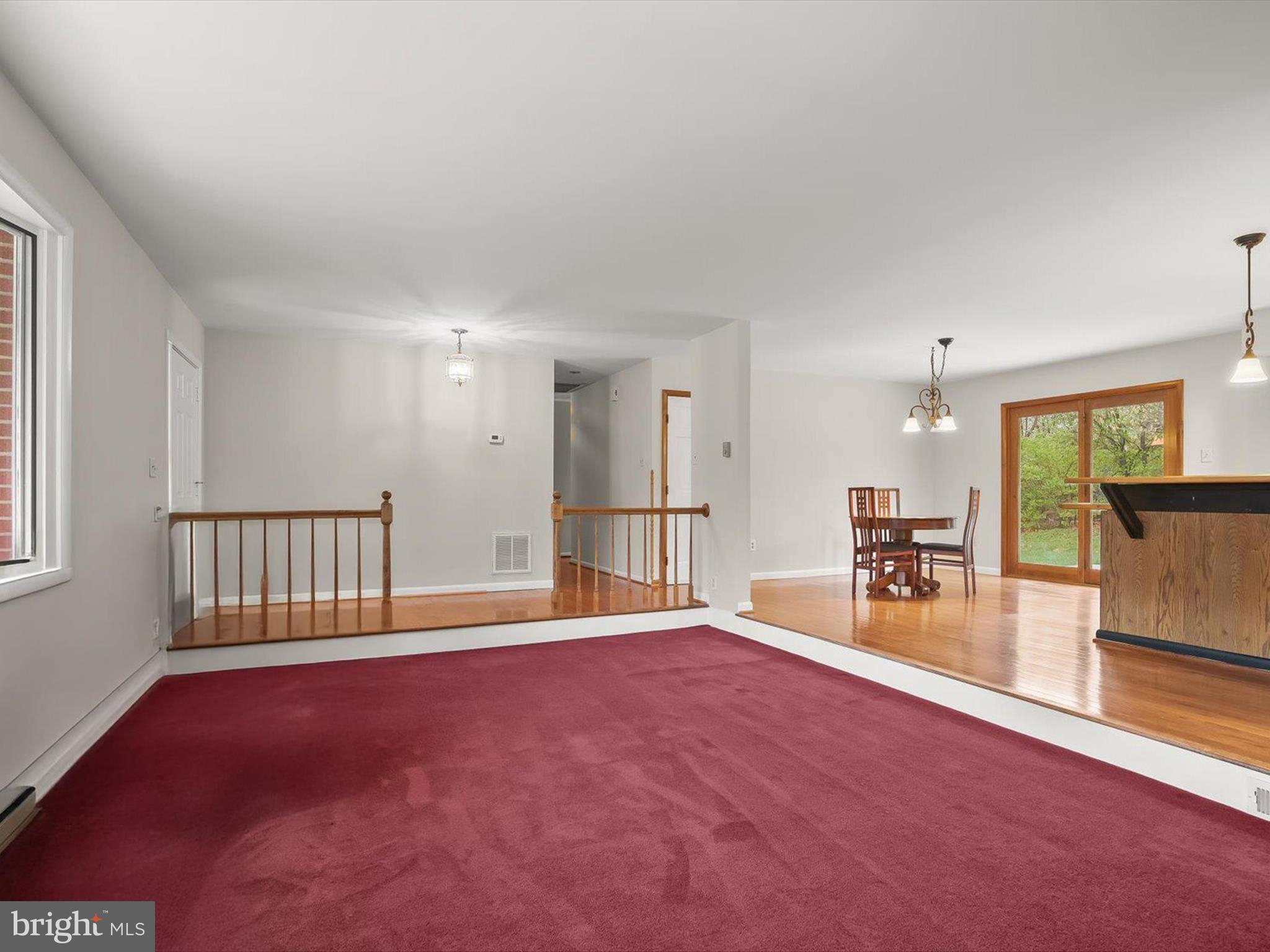 TWIN LAKES - Residential