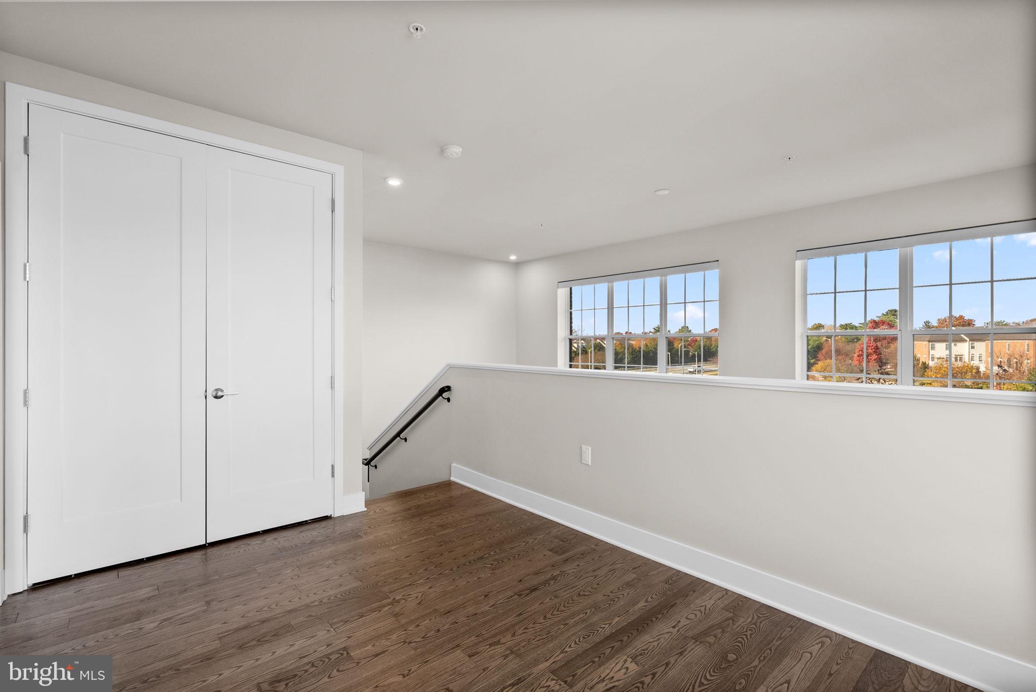 CROWN FARM - Residential