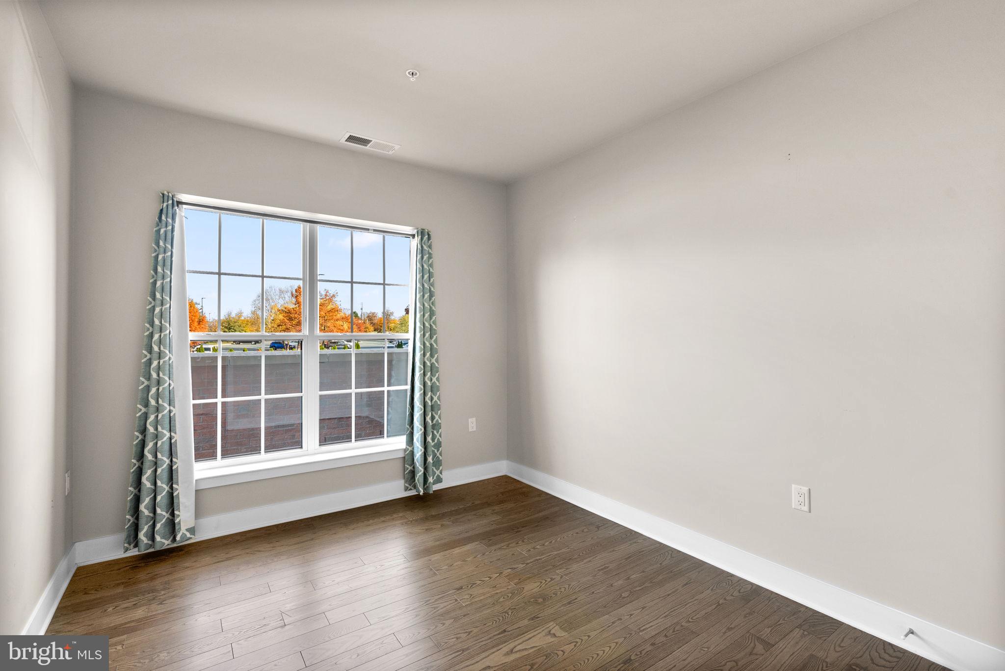 CROWN FARM - Residential