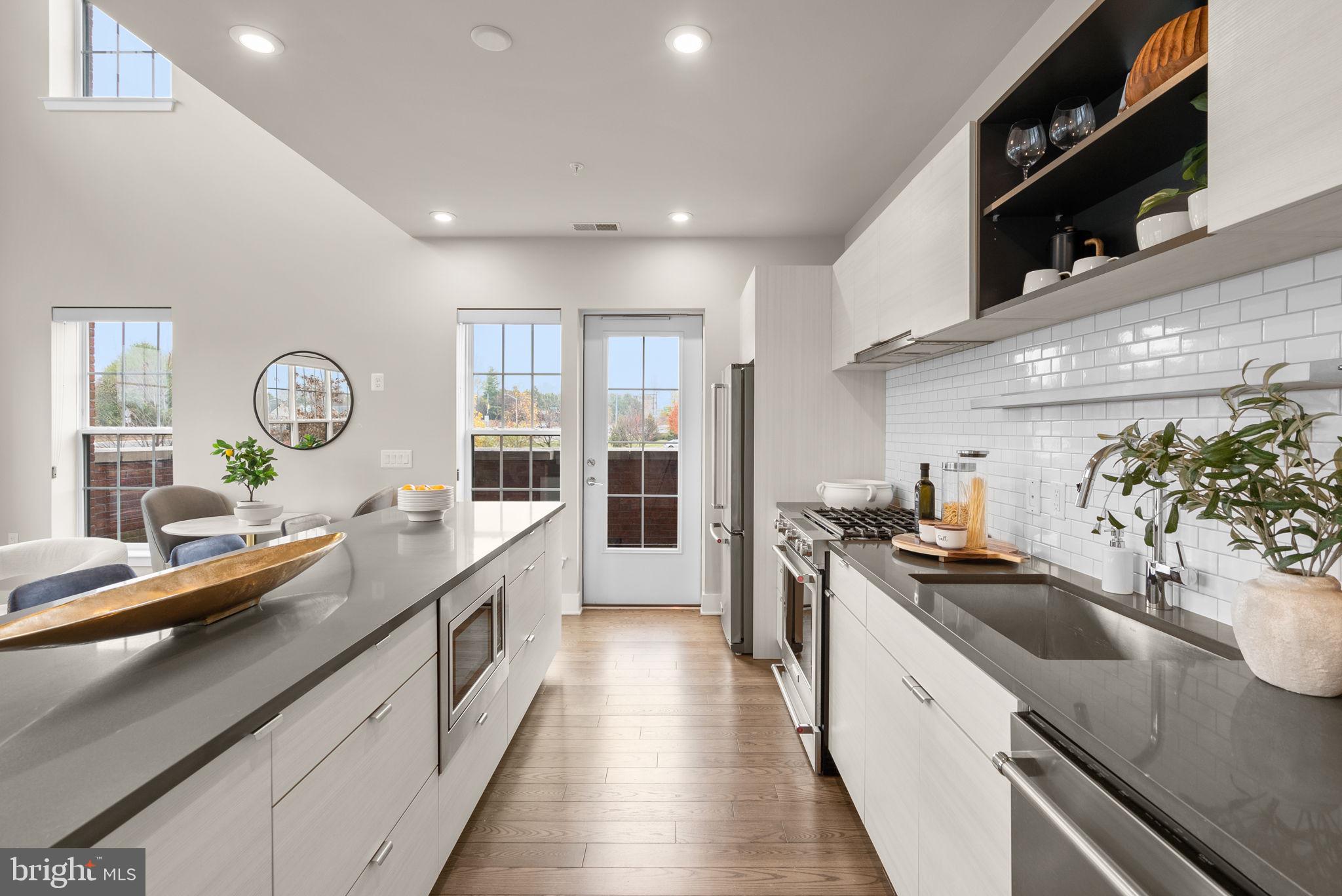 CROWN FARM - Residential