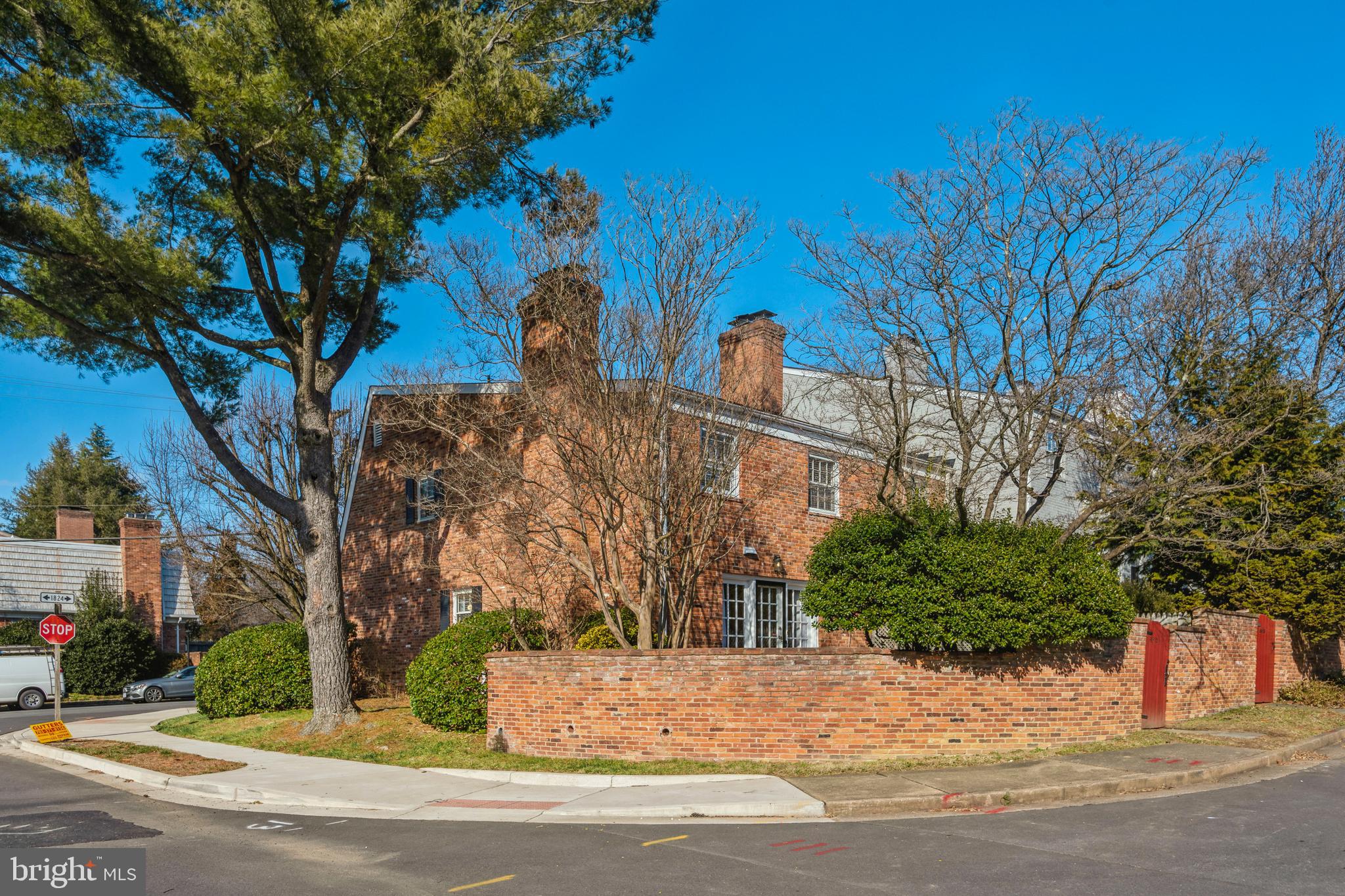 KINGS MANOR TOWNE HOUSES - Residential Lease