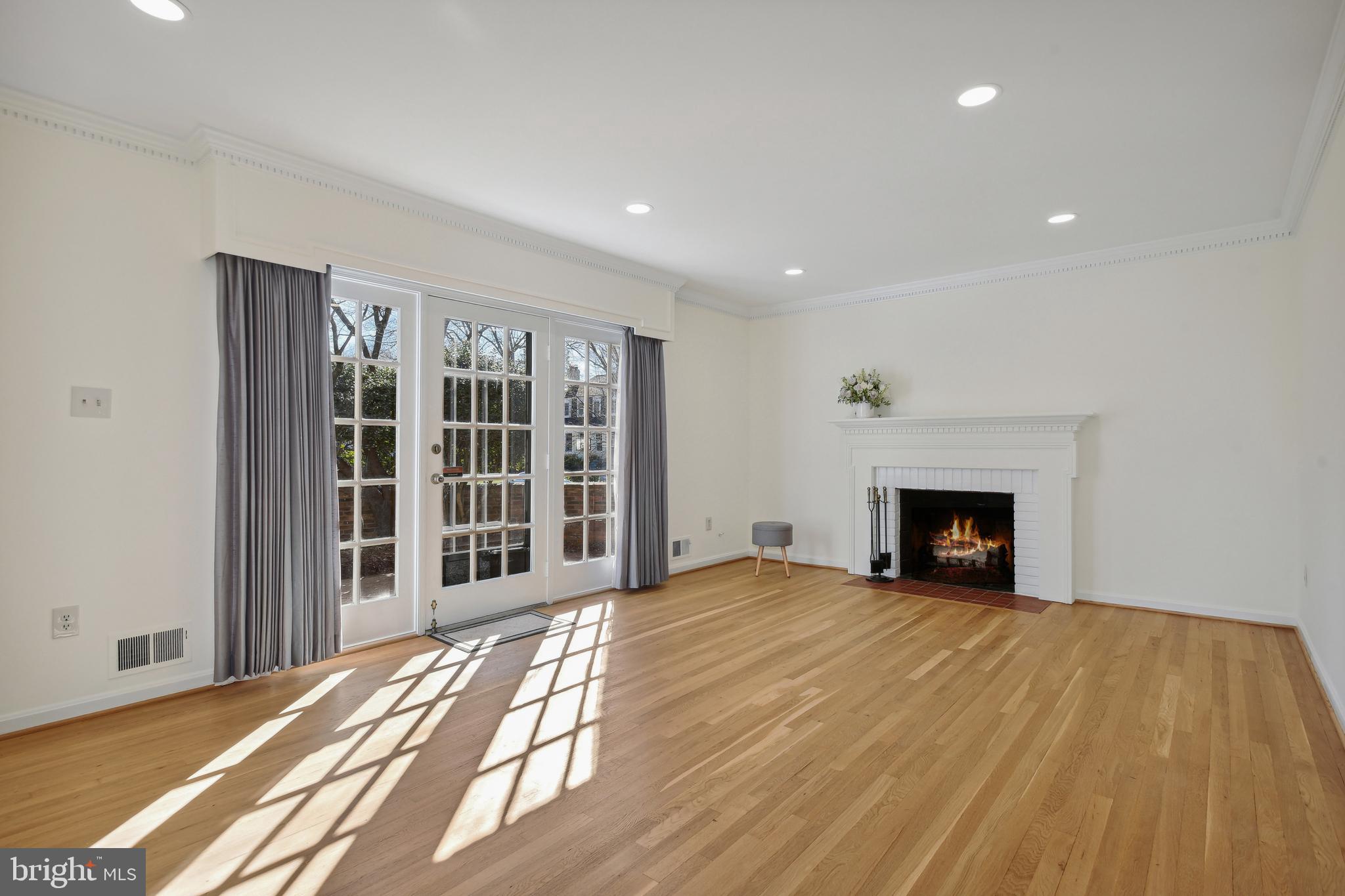 KINGS MANOR TOWNE HOUSES - Residential Lease