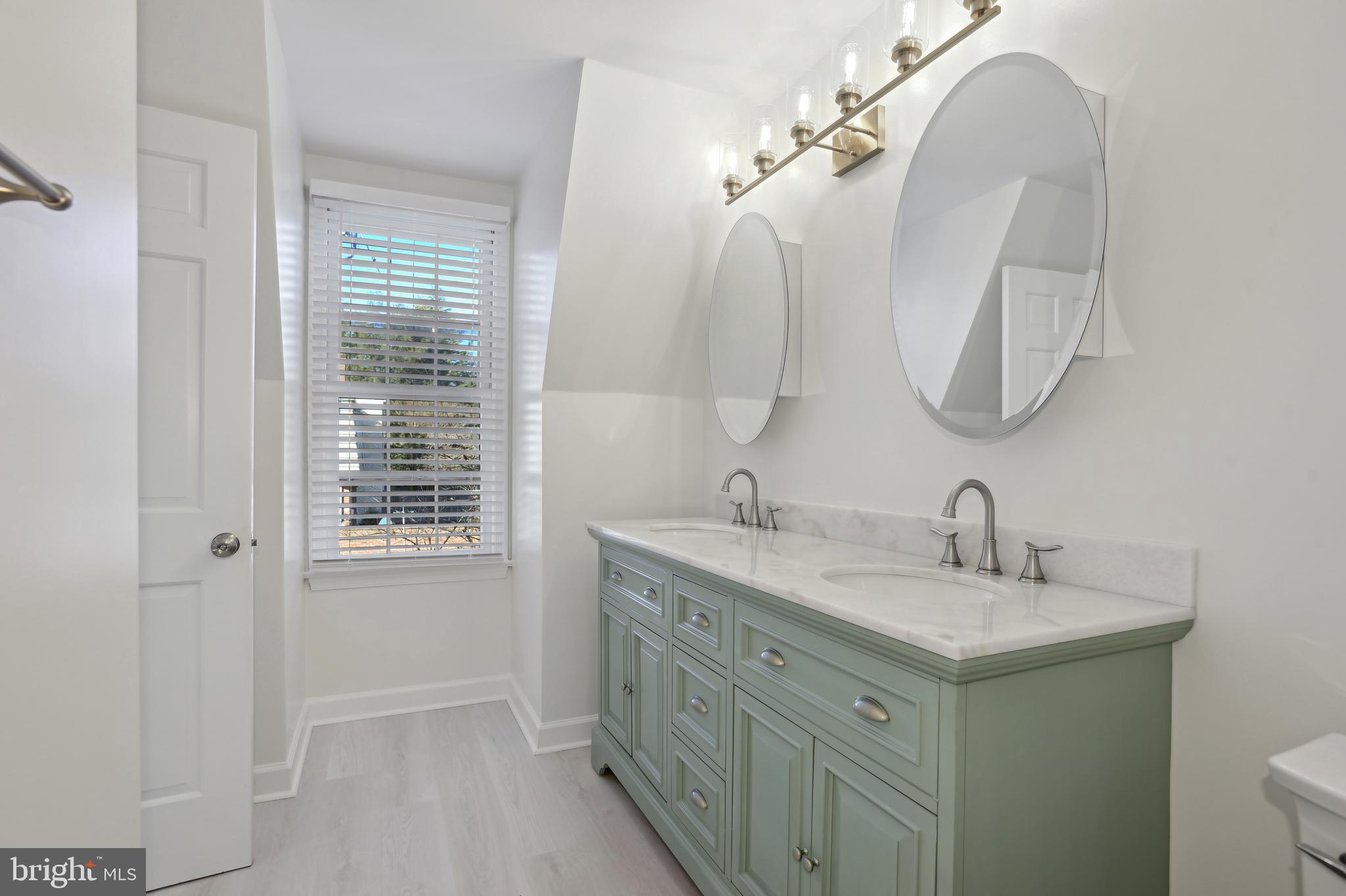 KINGS MANOR TOWNE HOUSES - Residential Lease