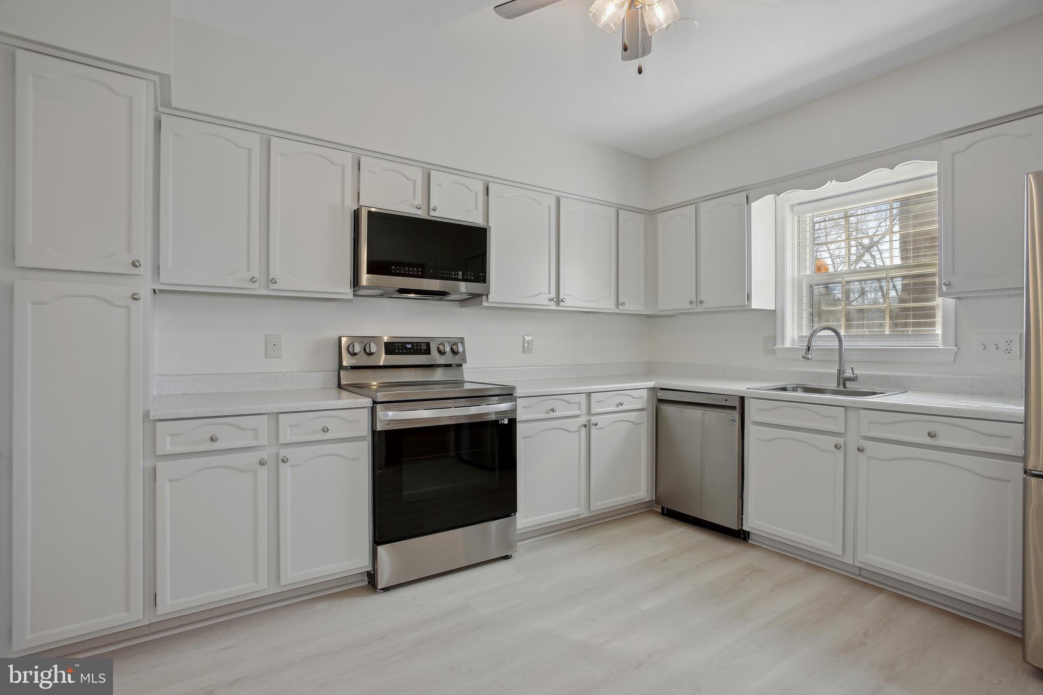 KINGS MANOR TOWNE HOUSES - Residential Lease