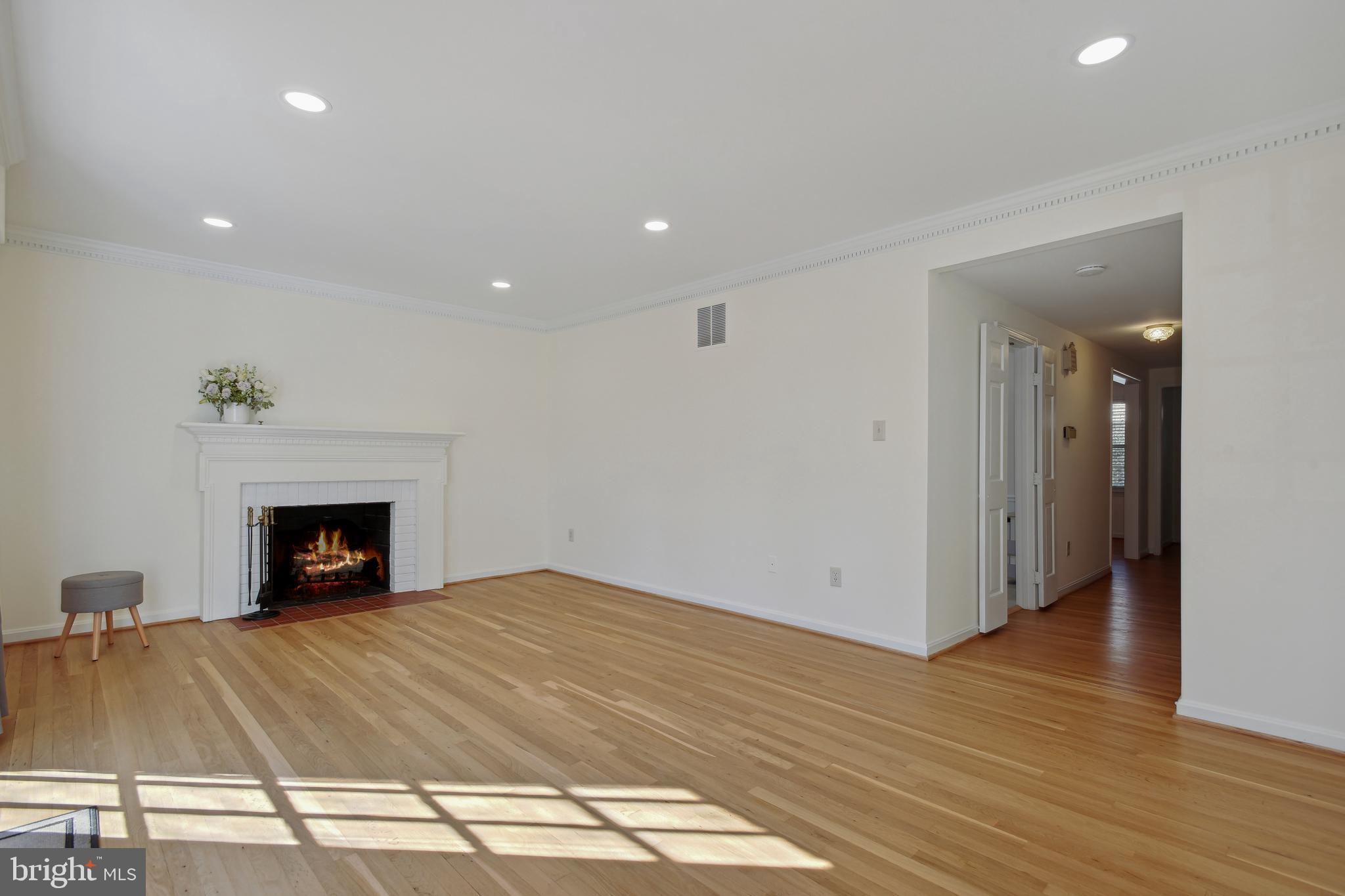 KINGS MANOR TOWNE HOUSES - Residential Lease